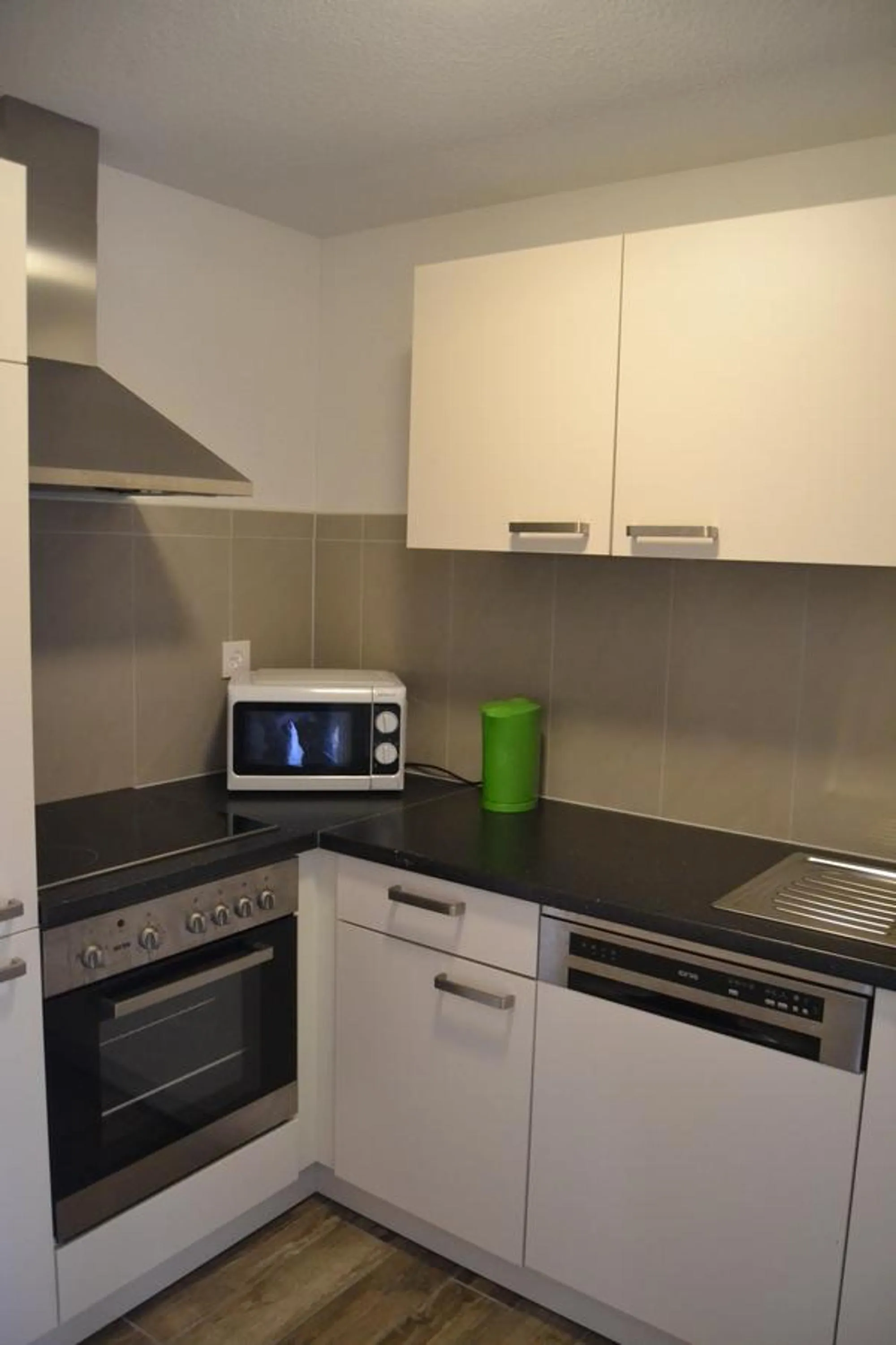 Kitchen or kitchenette in Swiss Chalet Holidays Ringgenberg