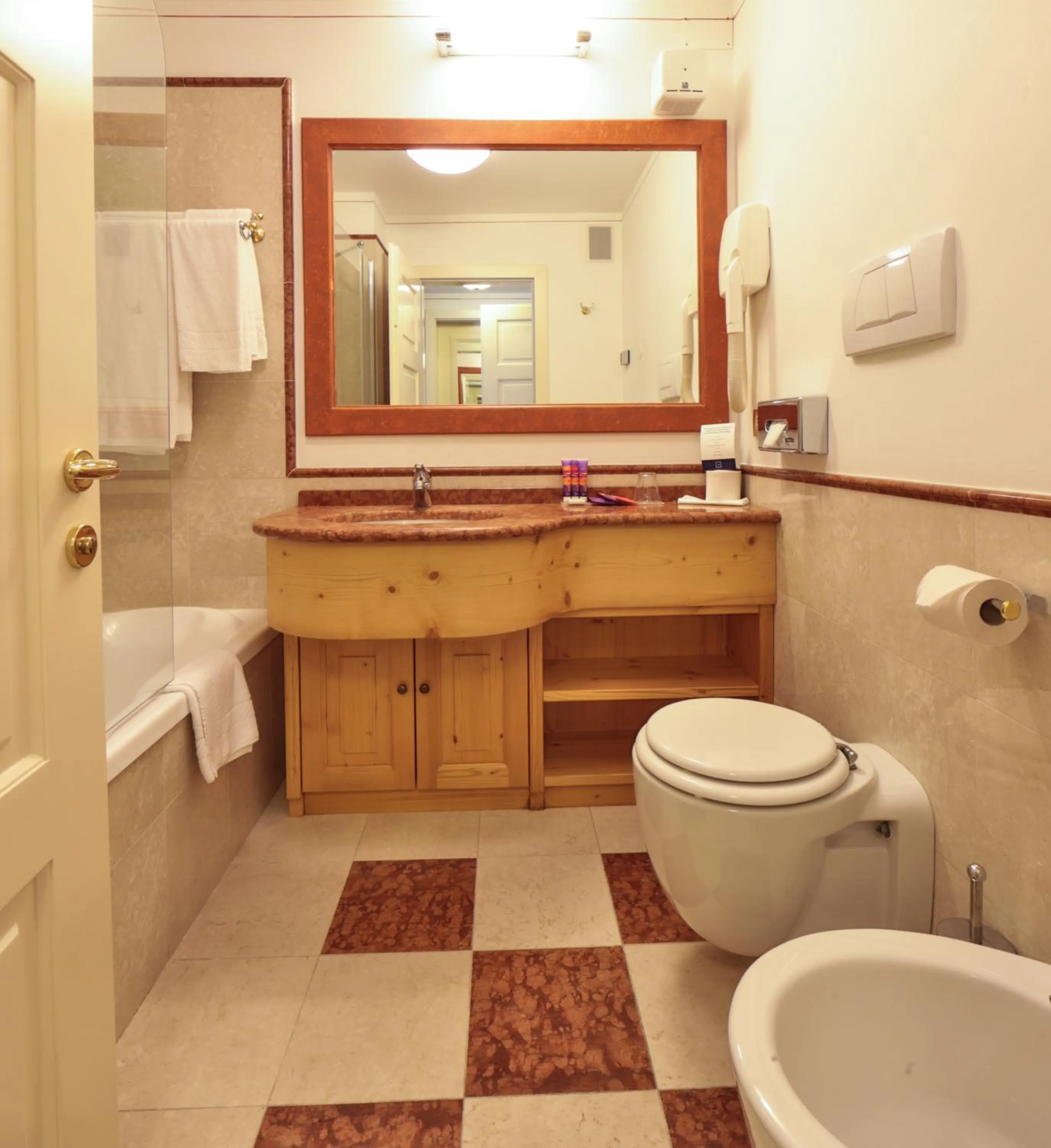 Toilet in TH Madonna di Campiglio | Golf Hotel