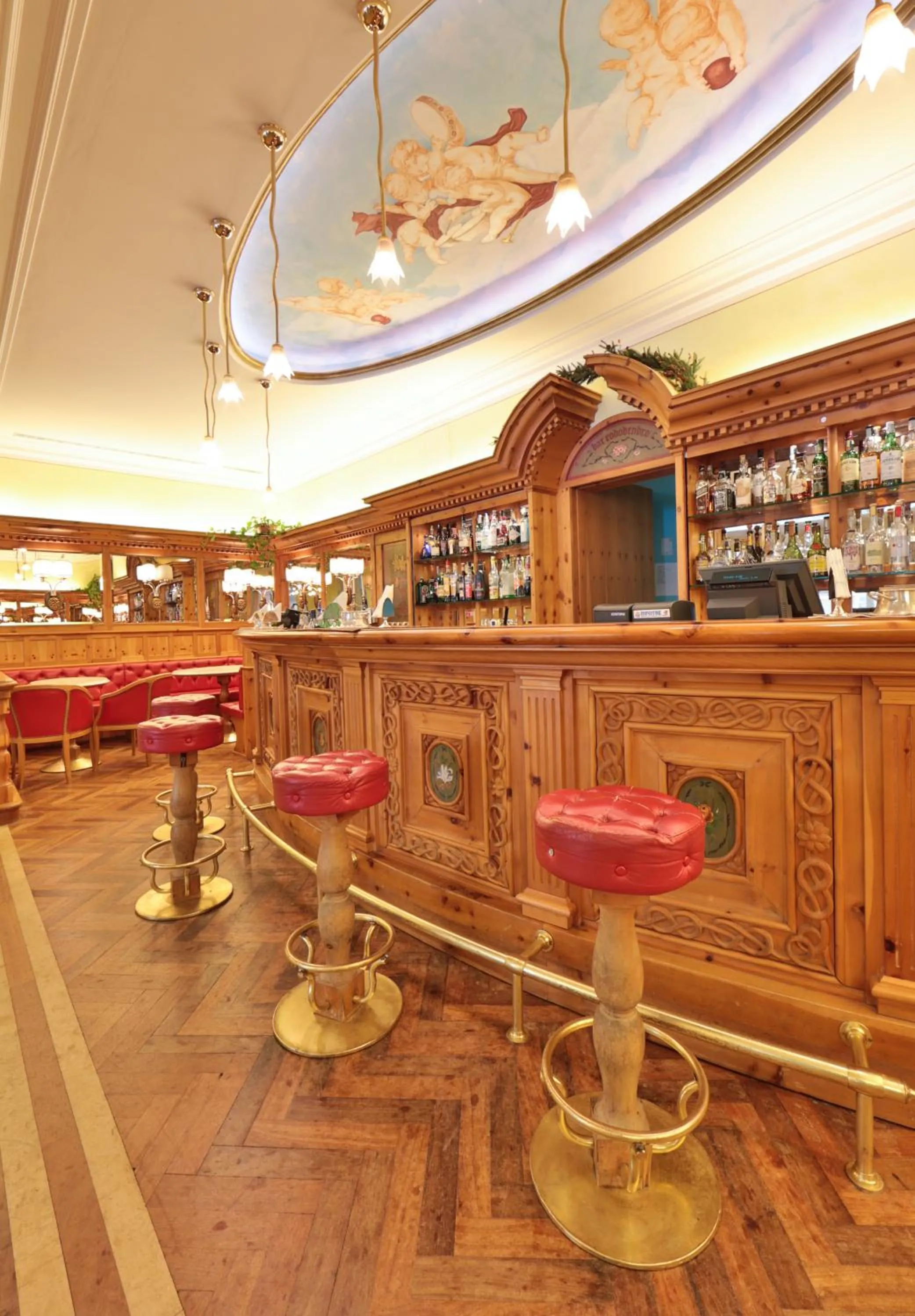 Lounge or bar in TH Madonna di Campiglio | Golf Hotel