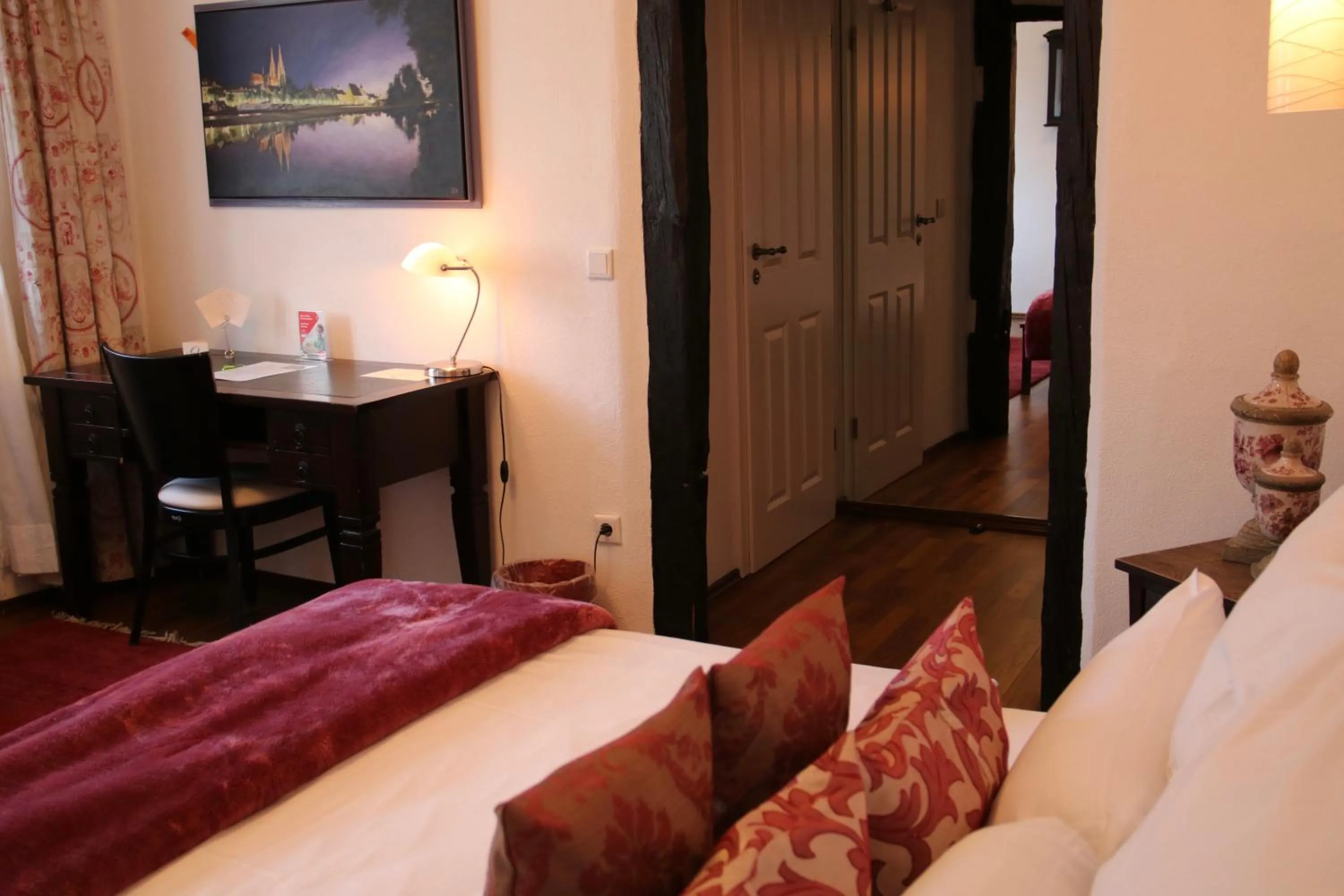 Bed in L'Ostello Altstadthotel