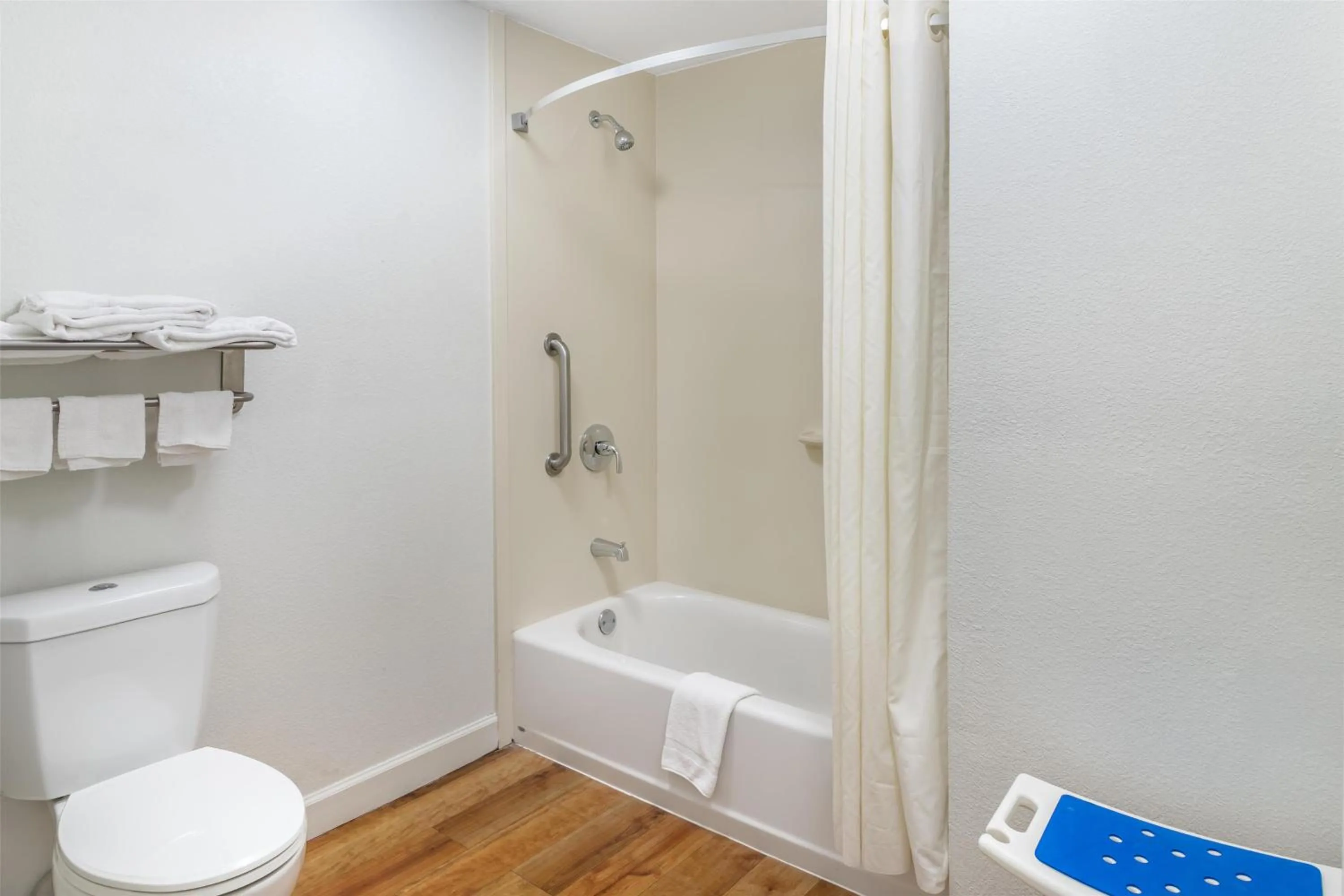 Bathroom in Best Western Central Inn