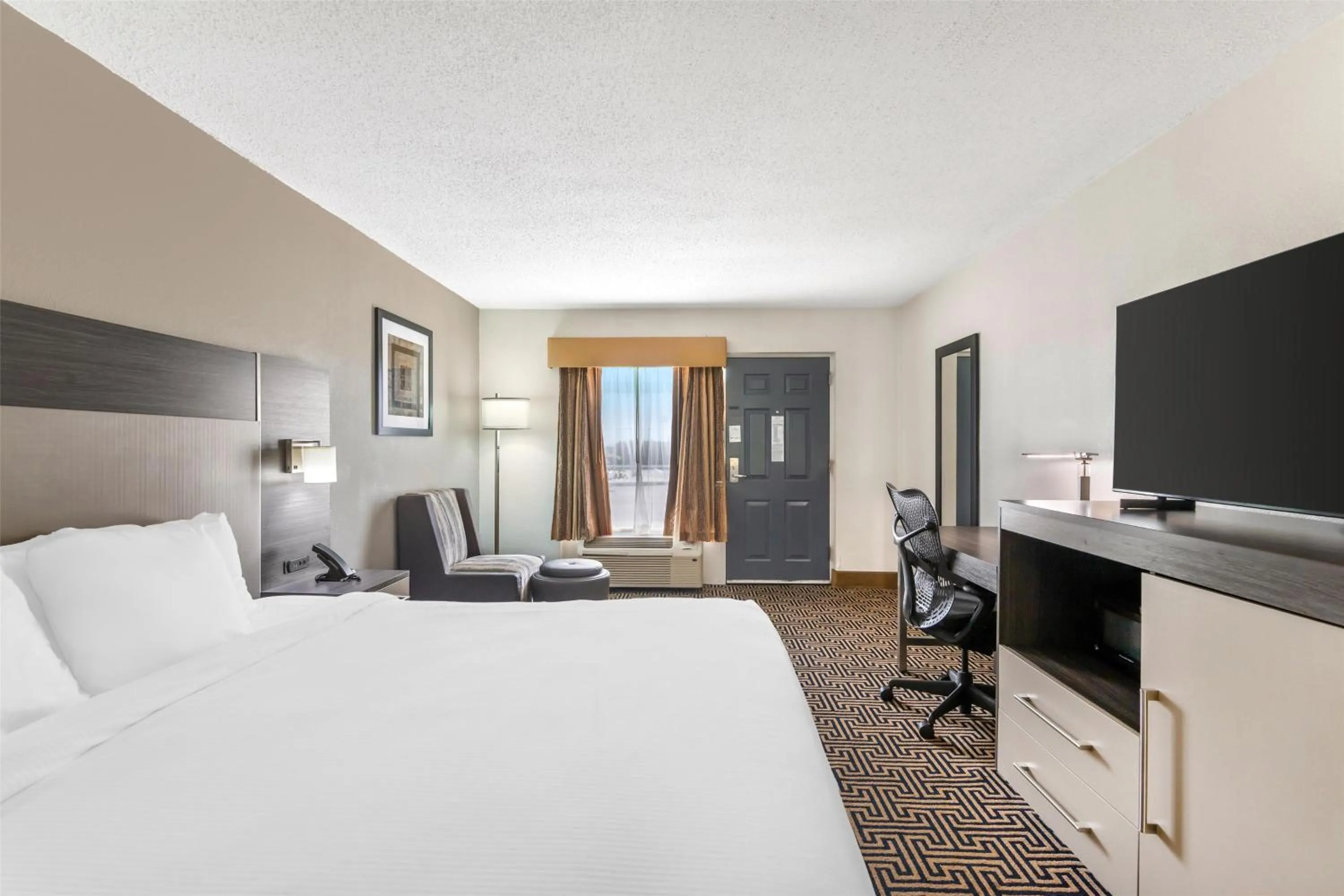 Bedroom, Bed in Best Western Central Inn