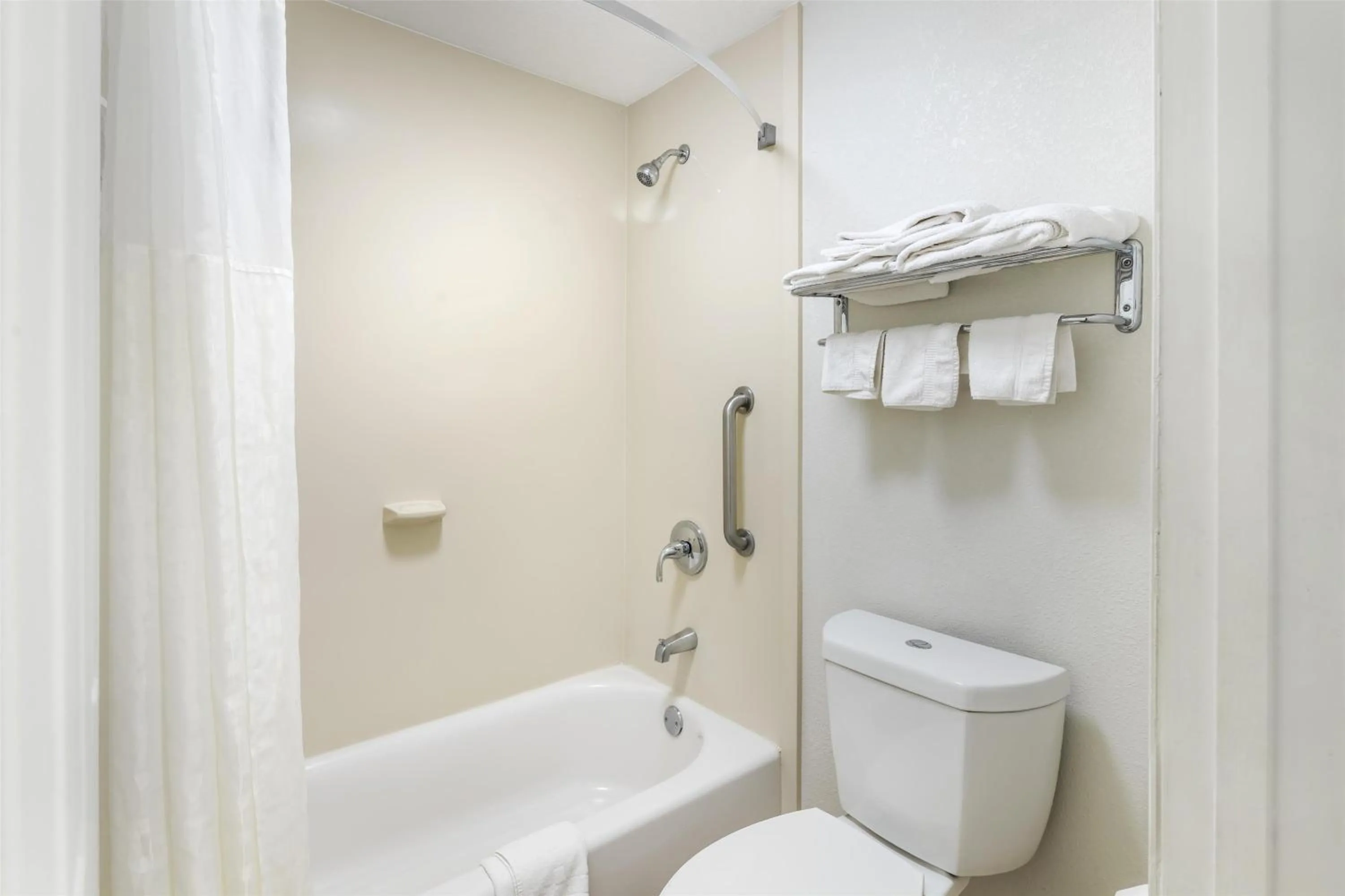Bathroom in Best Western Central Inn