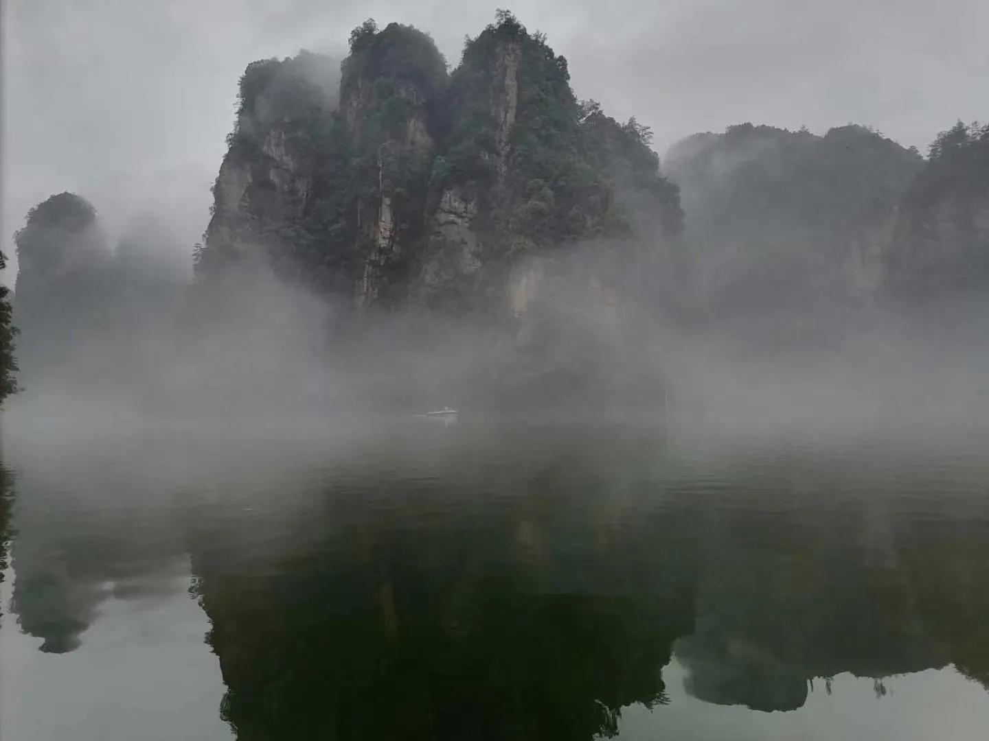 Natural landscape in Zhangjiajie Highlights Guesthouse