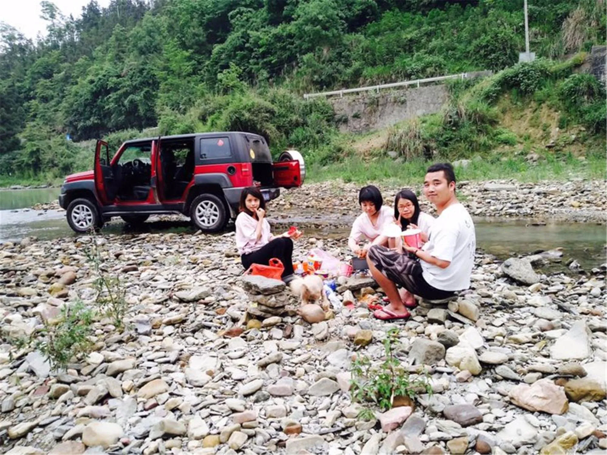 People in Zhangjiajie Highlights Guesthouse