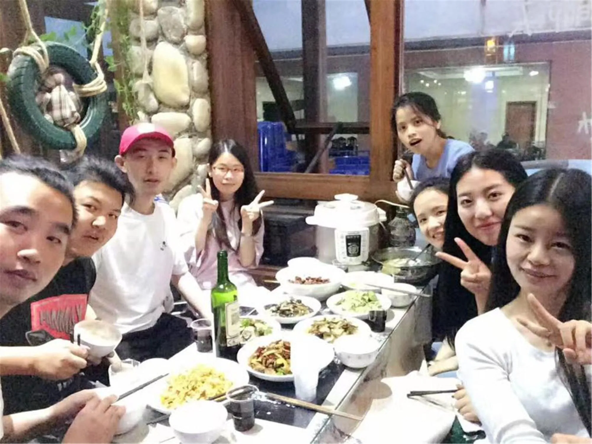 People in Zhangjiajie Highlights Guesthouse