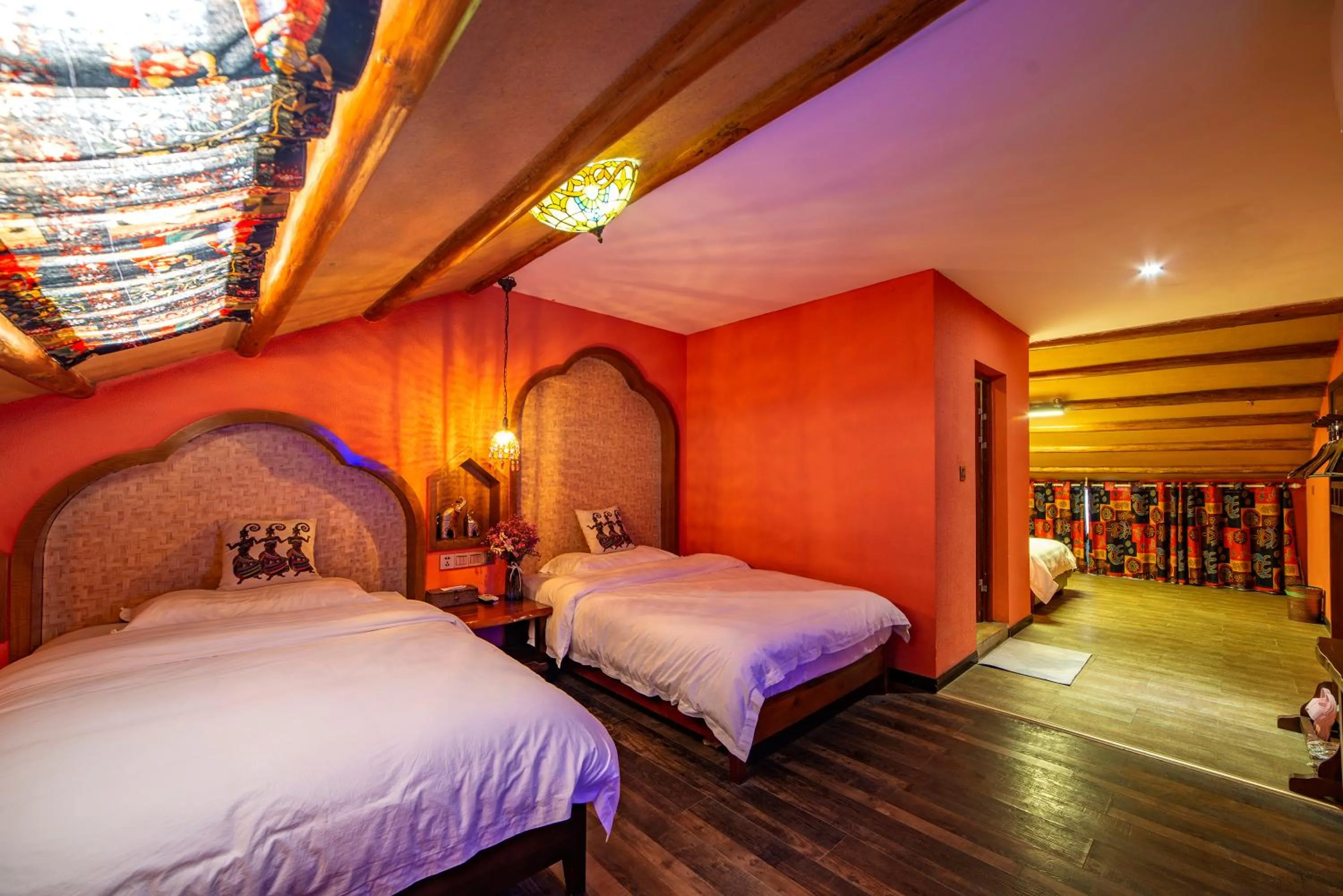 Photo of the whole room, Bed in Zhangjiajie Highlights Guesthouse