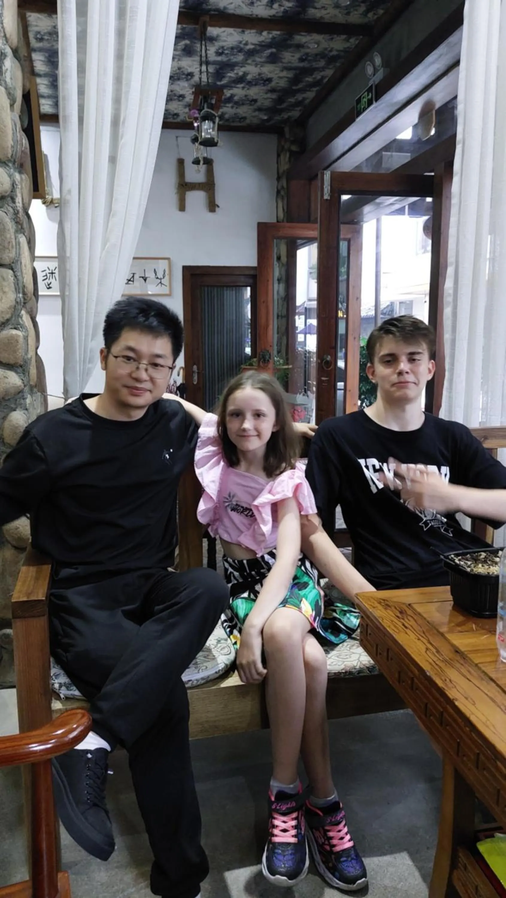 People in Zhangjiajie Highlights Guesthouse