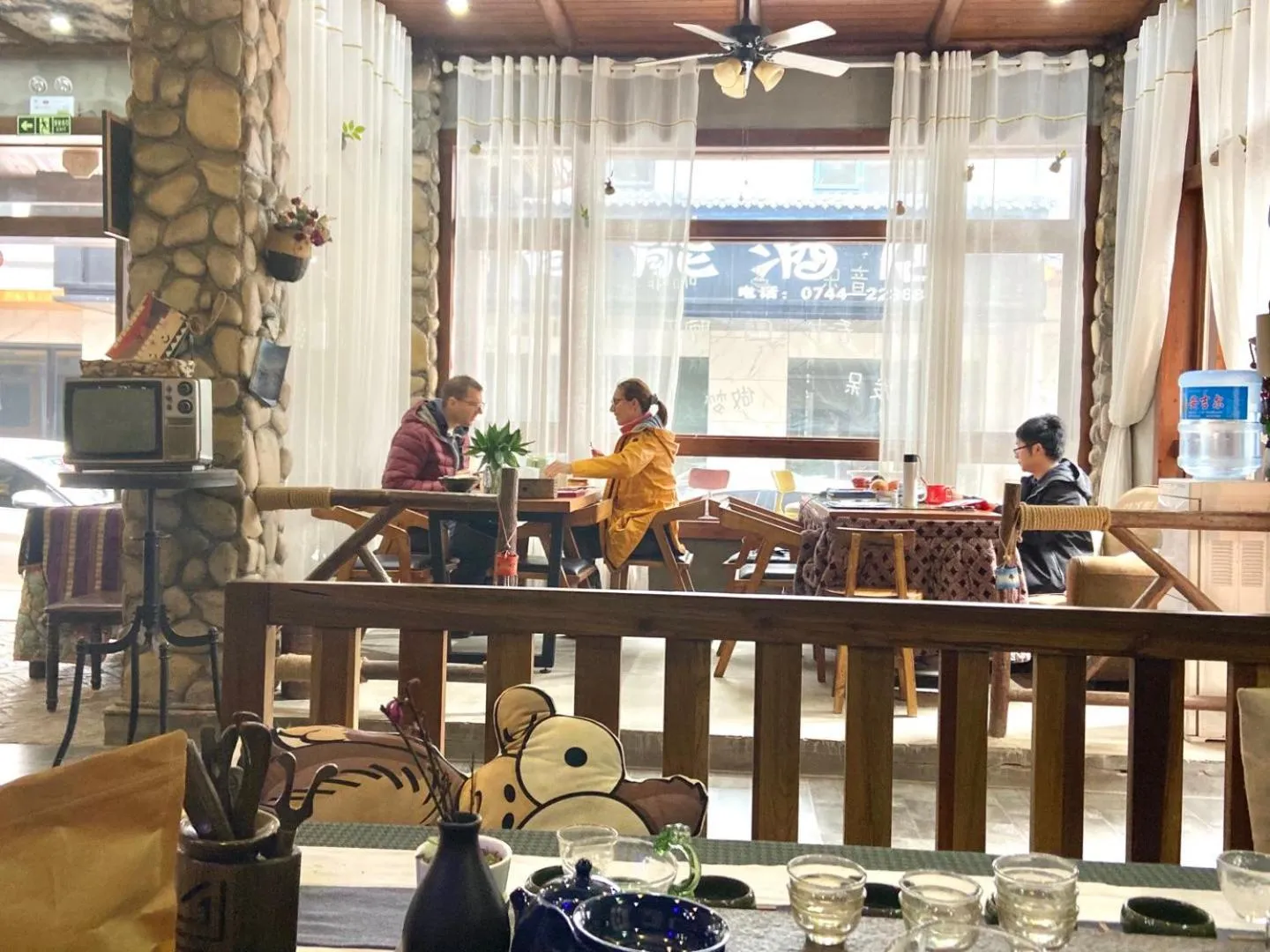 People in Zhangjiajie Highlights Guesthouse