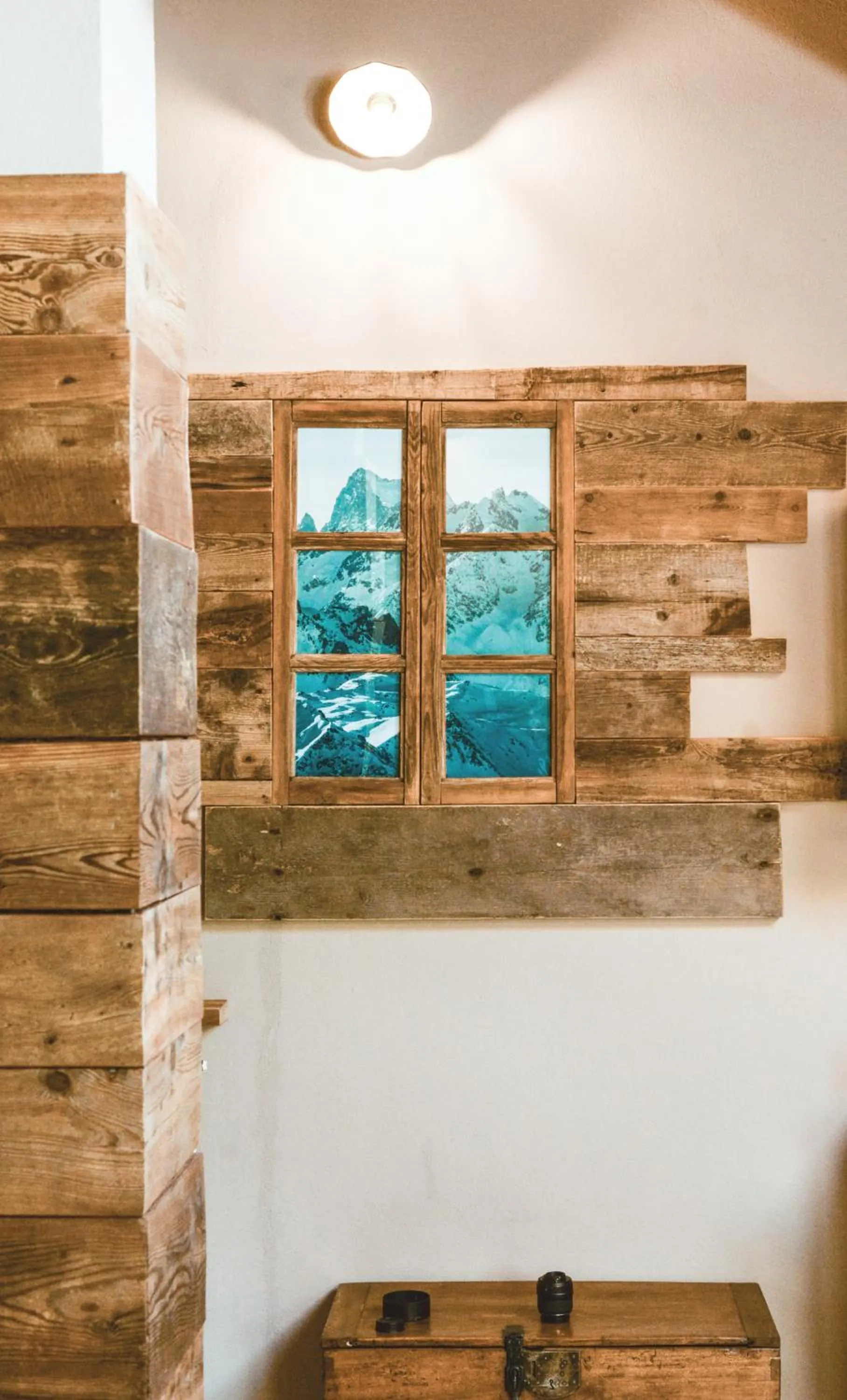 Decorative detail in Chalet Della Guida