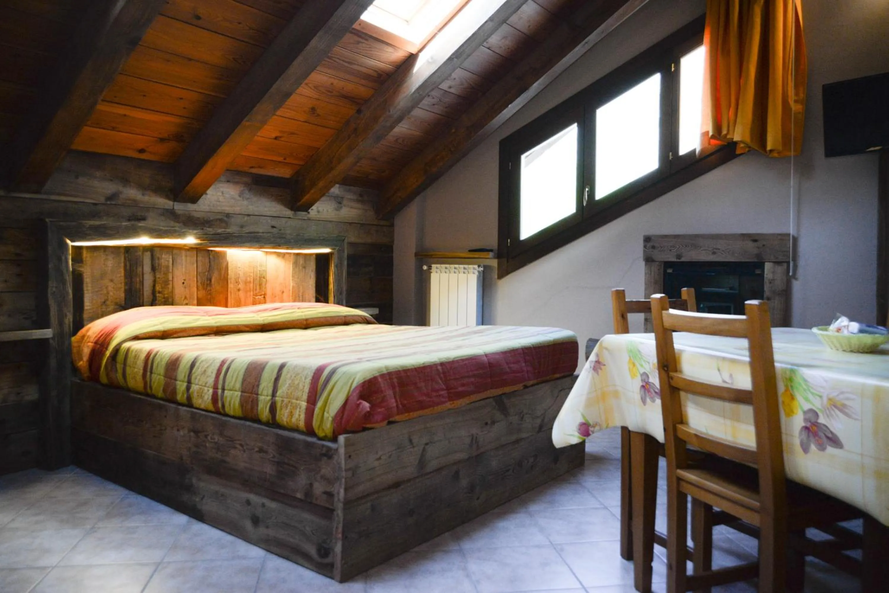 Bed in Chalet Della Guida