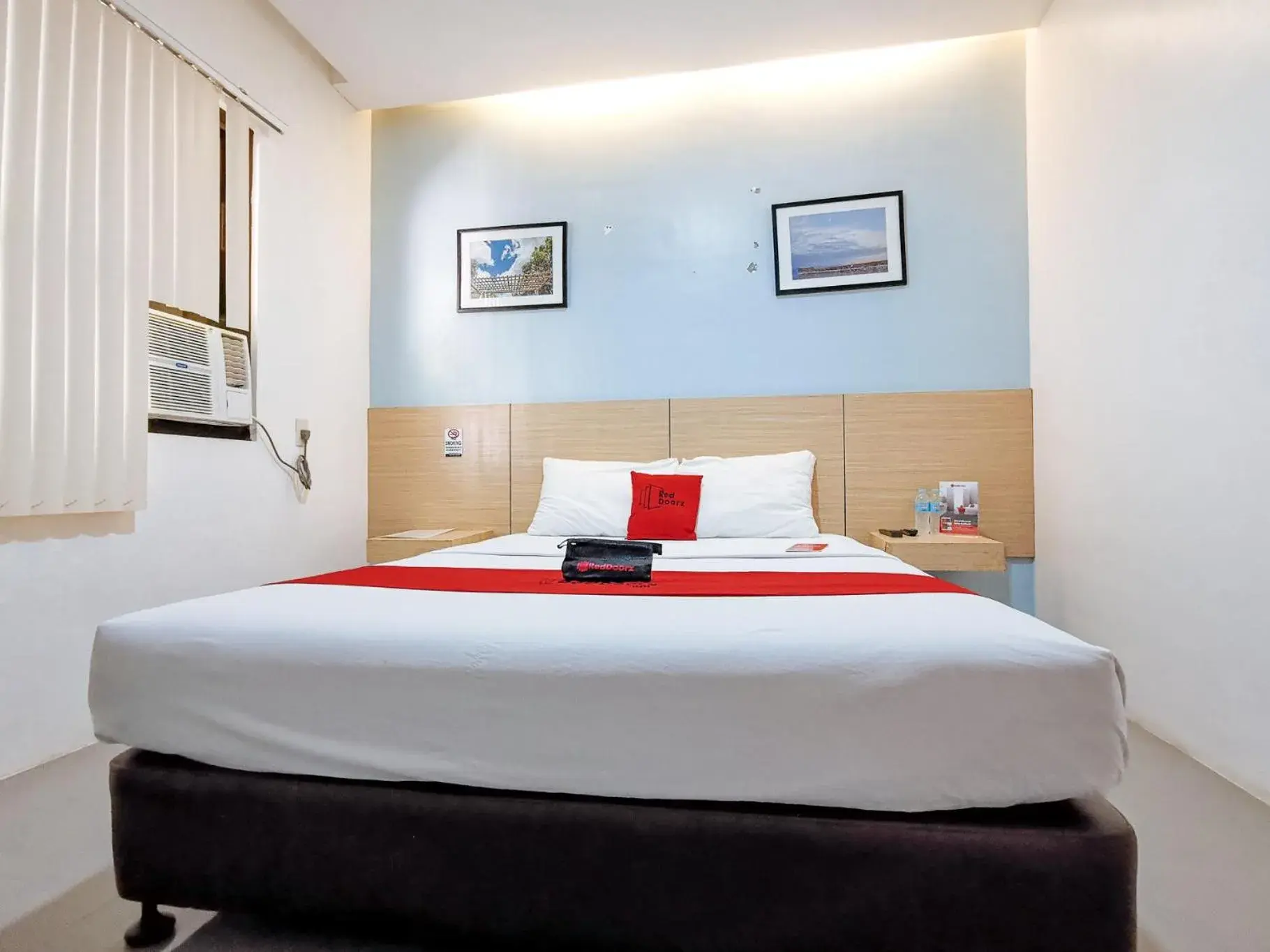 Deluxe Suite in RedDoorz near Trade School Gensan Deluxe Suite in RedDoorz near Trade School Gensan