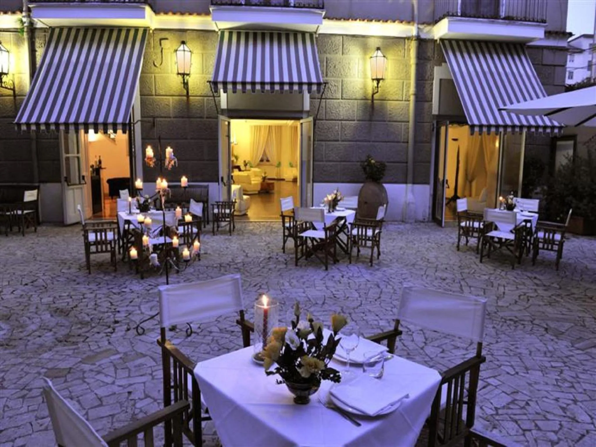 Restaurant/places to eat in Hotel Victoria Maiorino
