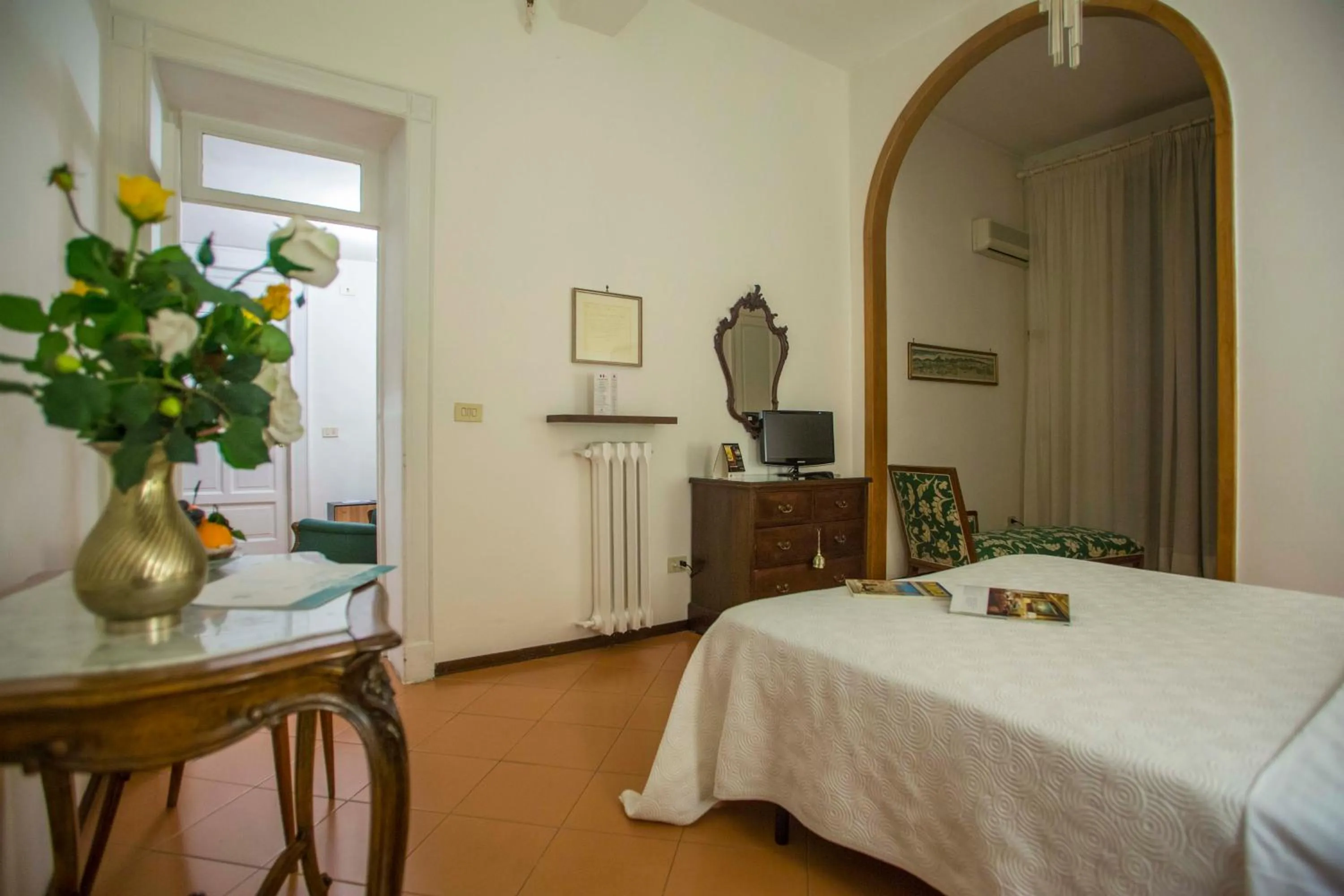 Balcony/Terrace, Bed in Hotel Victoria Maiorino