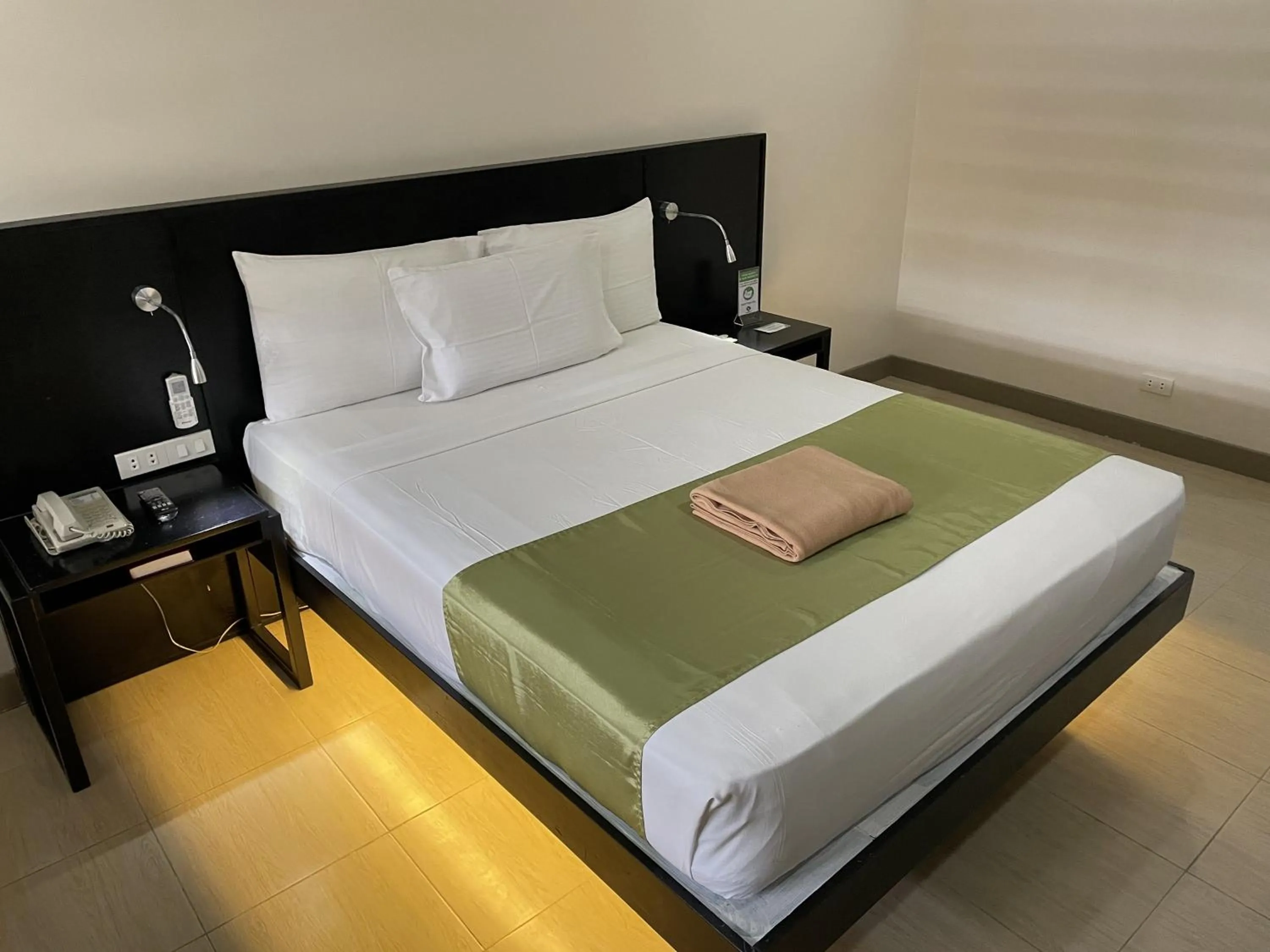 Bedroom, Bed in Batangas Country Club