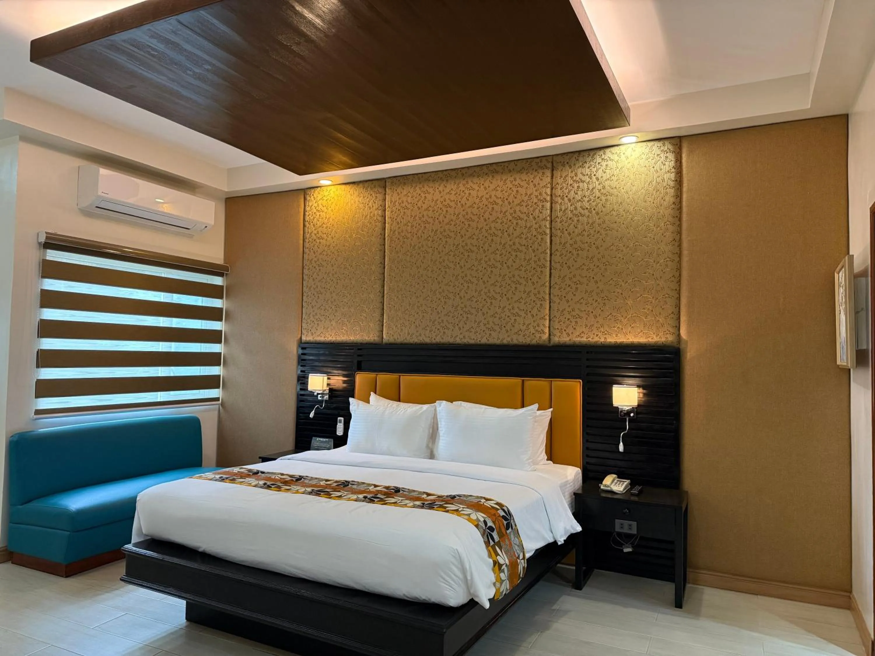 Bedroom, Bed in Batangas Country Club
