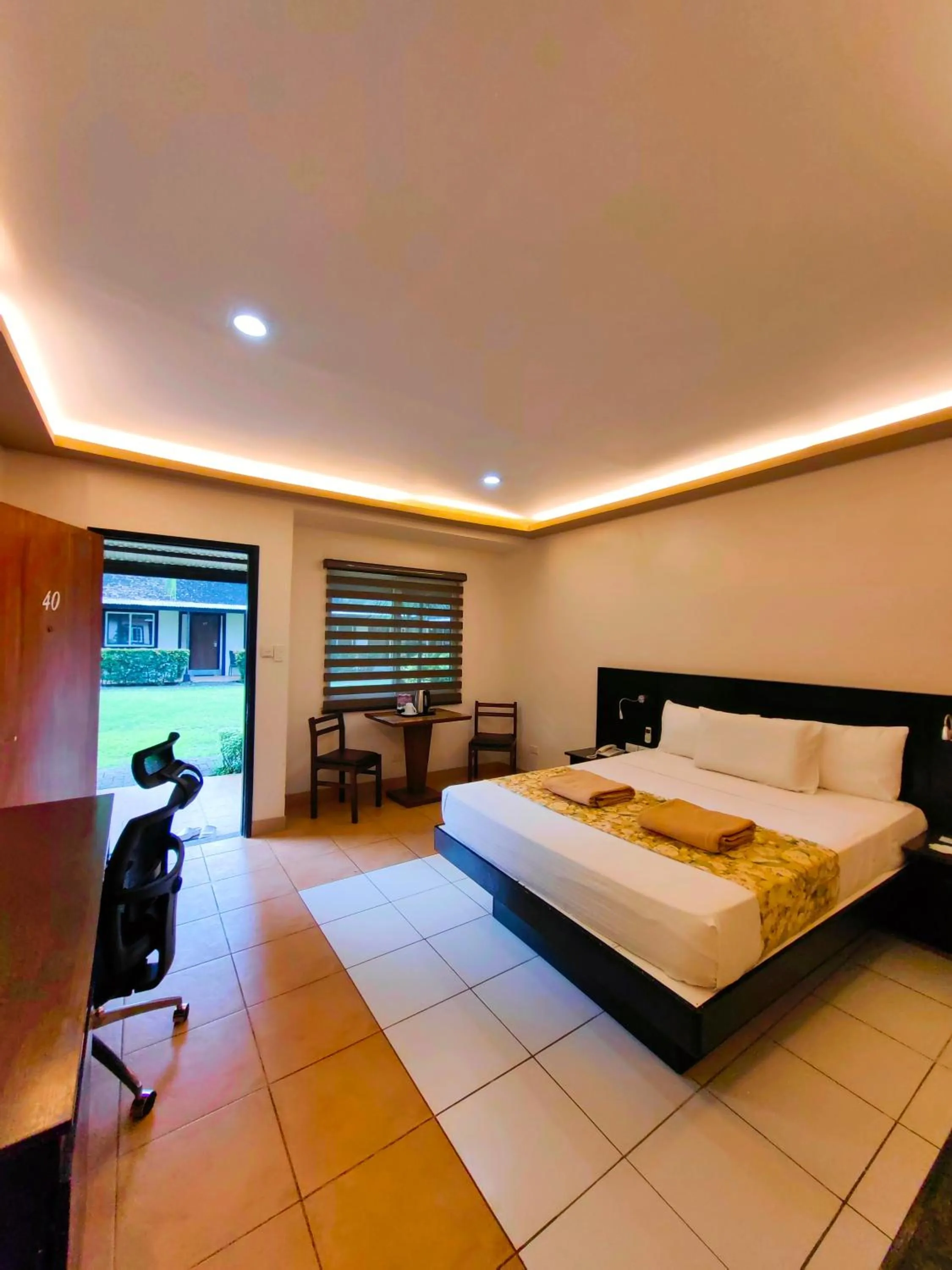 Bedroom, Bed in Batangas Country Club