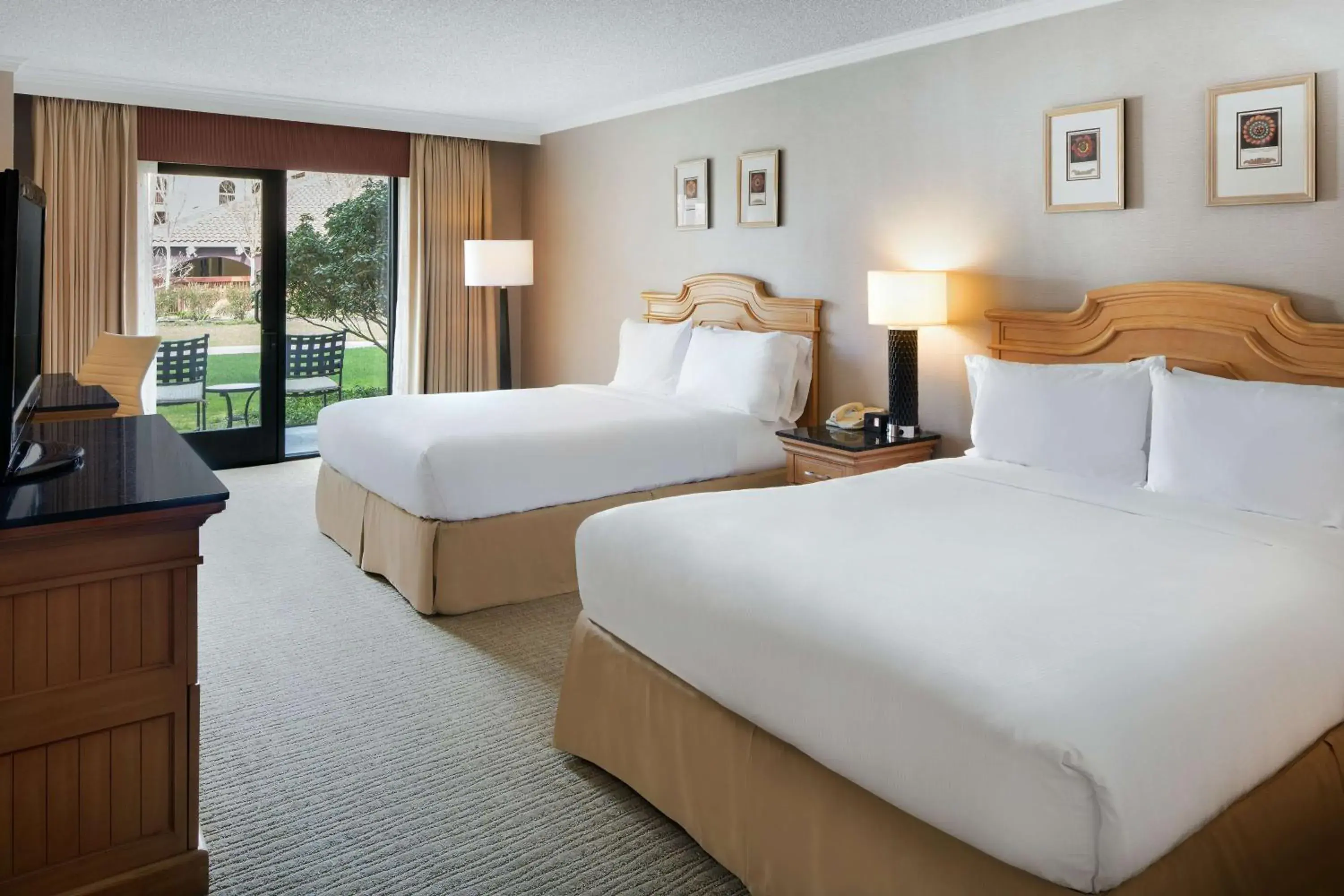 2 QN ACC BATHTUB - single occupancy in DoubleTree by Hilton Sonoma Wine Country 2 QN ACC BATHTUB - single occupancy in DoubleTree by Hilton Sonoma Wine Country