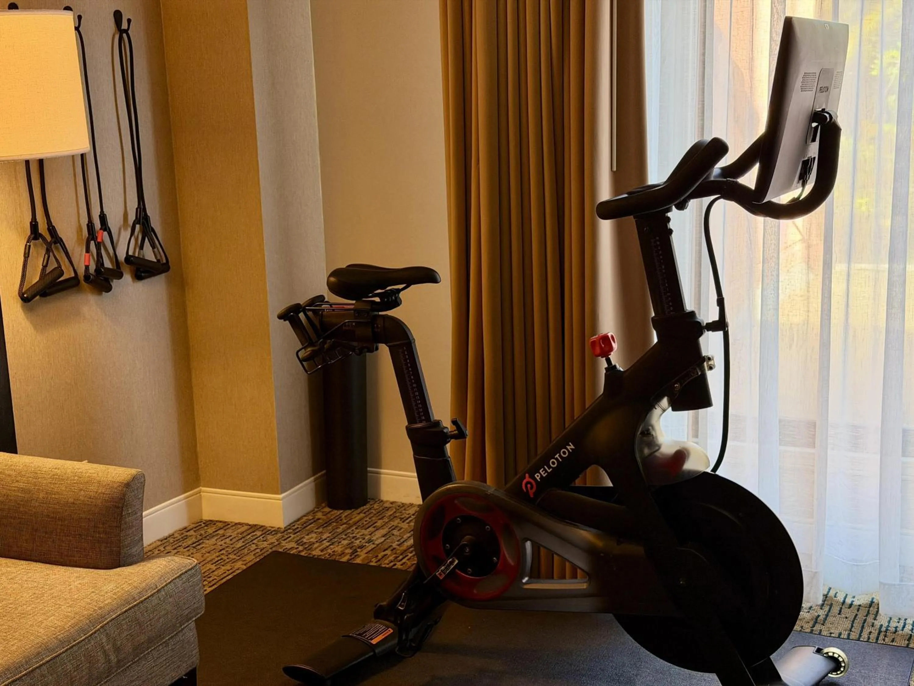 Photo of the whole room in DoubleTree by Hilton Sonoma Wine Country