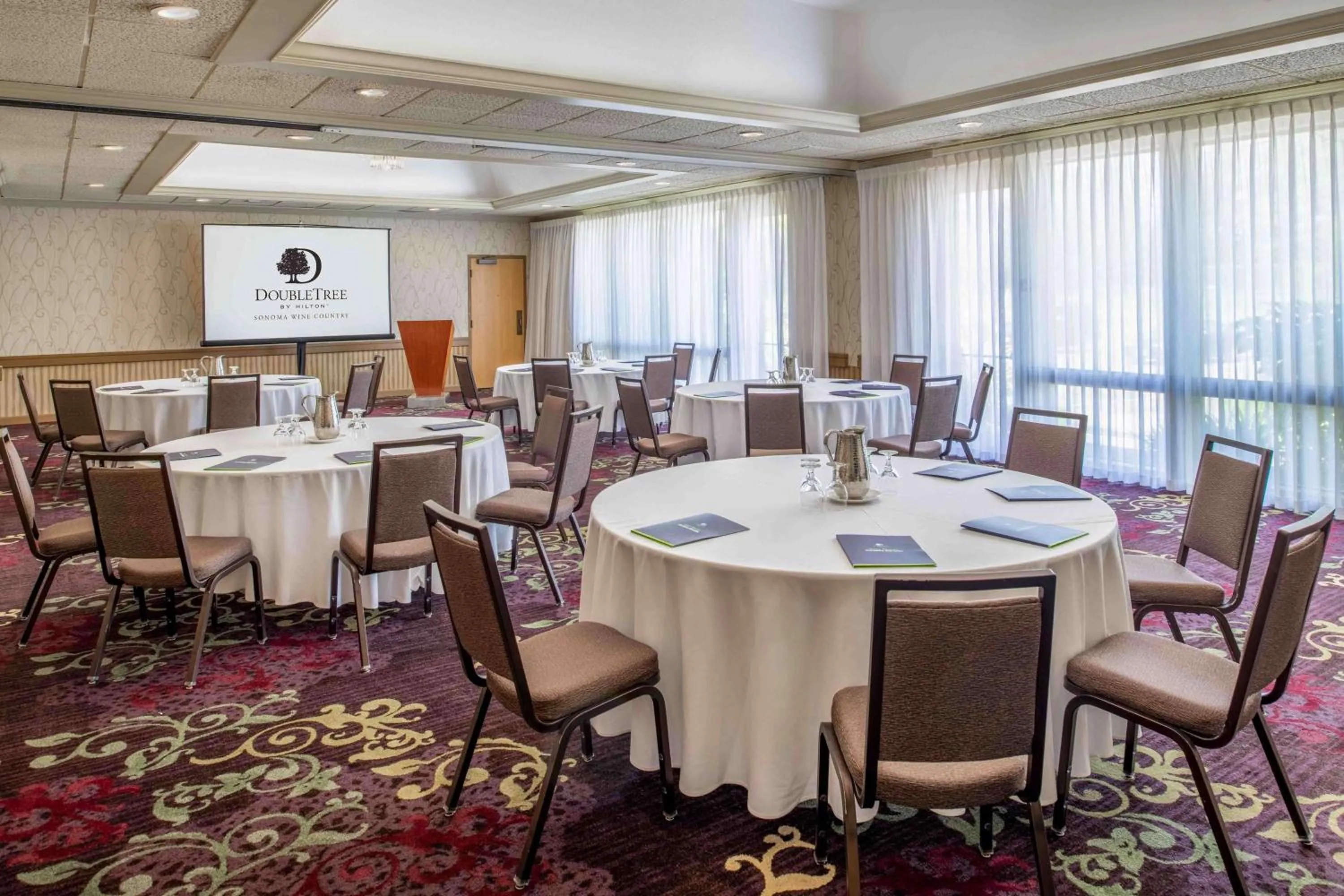 Meeting/conference room in DoubleTree by Hilton Sonoma Wine Country