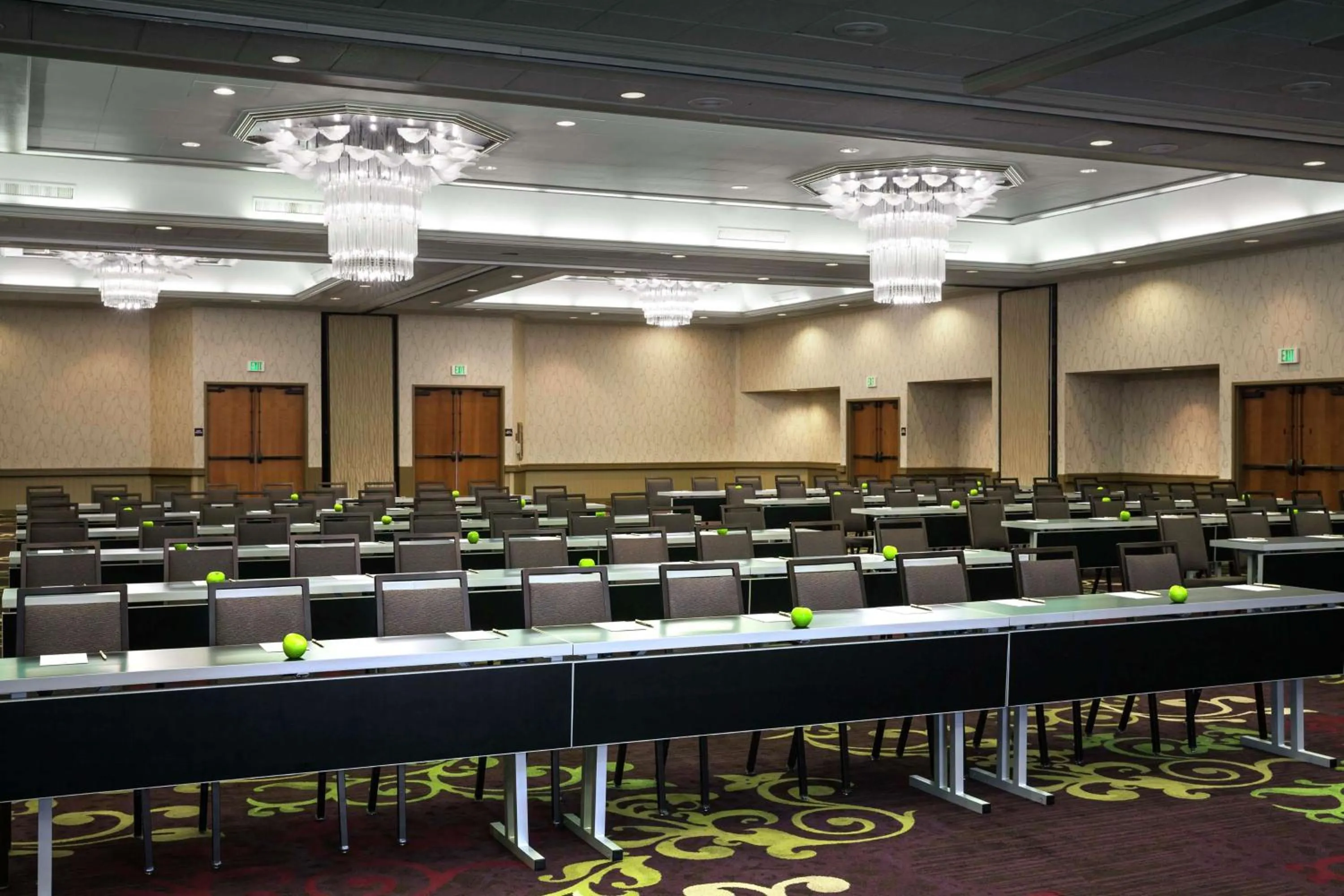 Meeting/conference room in DoubleTree by Hilton Sonoma Wine Country