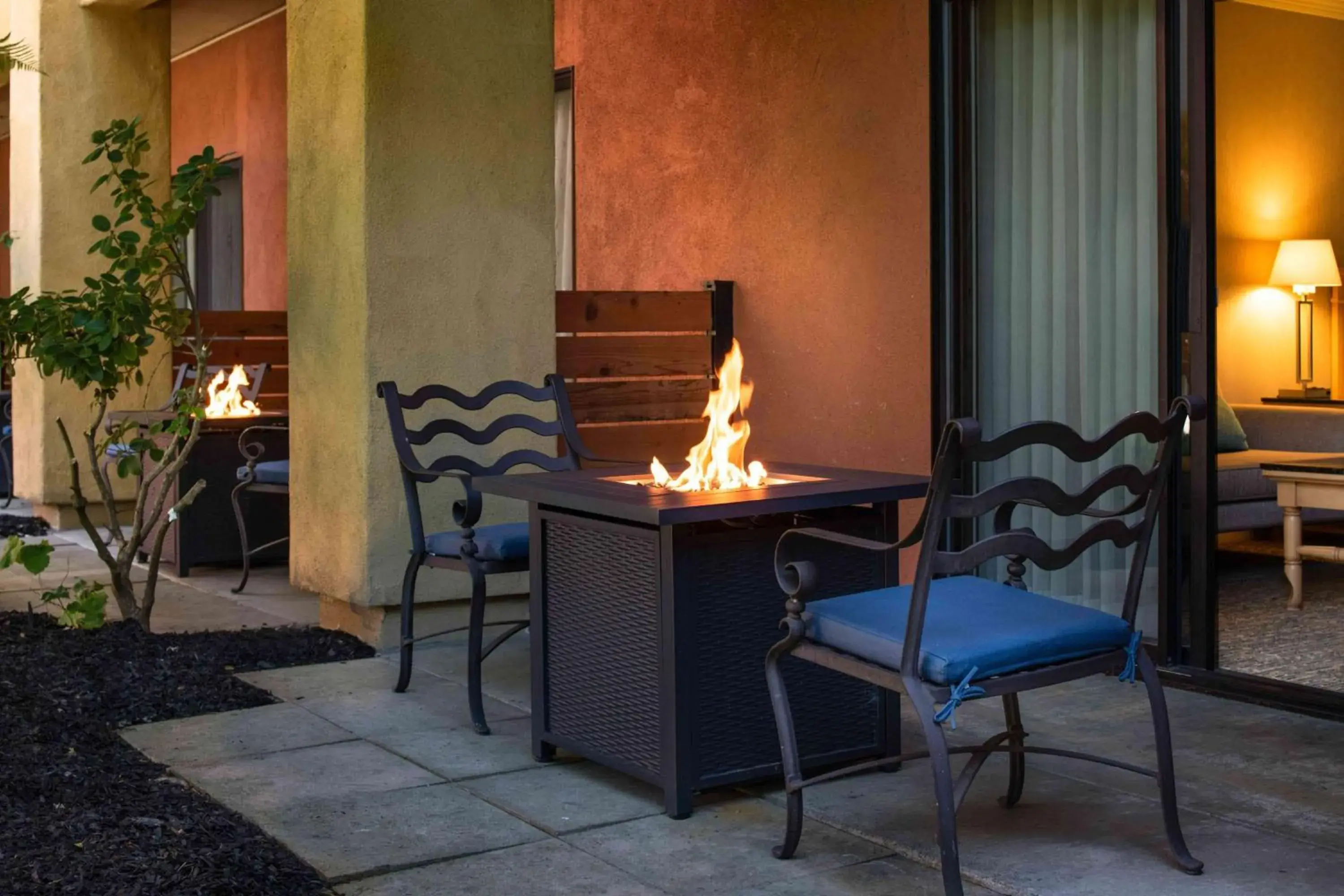 King Room with Patio and Firepit in DoubleTree by Hilton Sonoma Wine Country King Room with Patio and Firepit in DoubleTree by Hilton Sonoma Wine Country