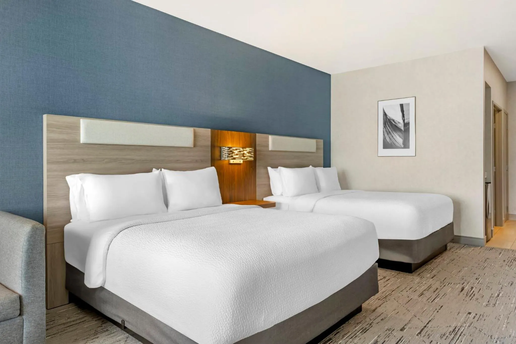 Photo of the whole room, Bed in Holiday Inn Express Hotel & Suites Astoria by IHG