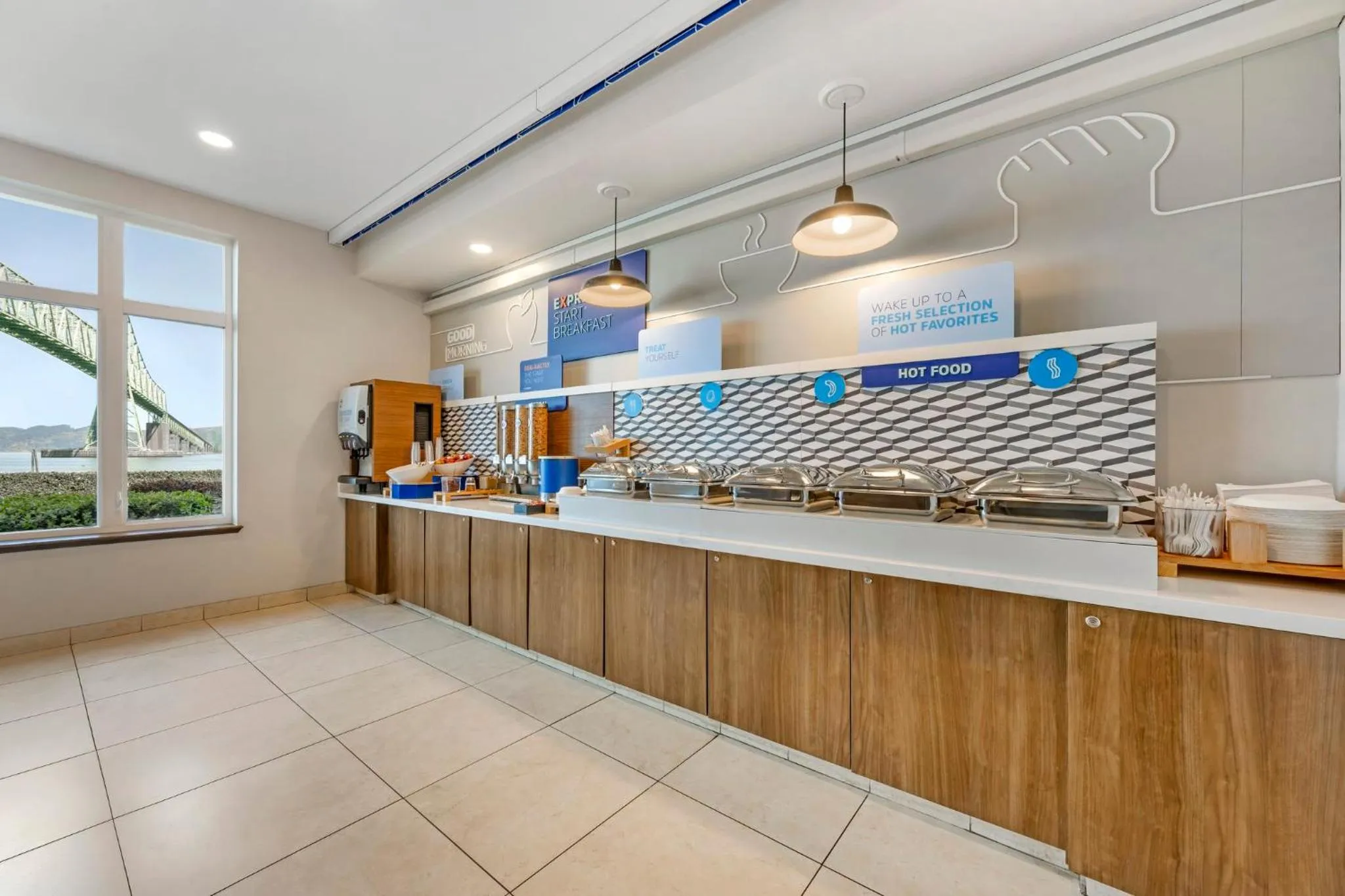 Breakfast in Holiday Inn Express Hotel & Suites Astoria by IHG