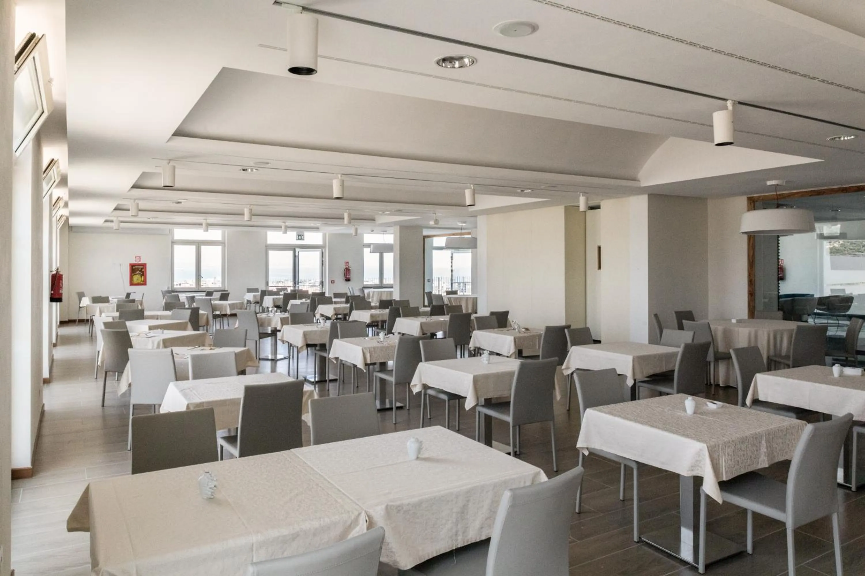 Restaurant/places to eat in Villa Ersilia