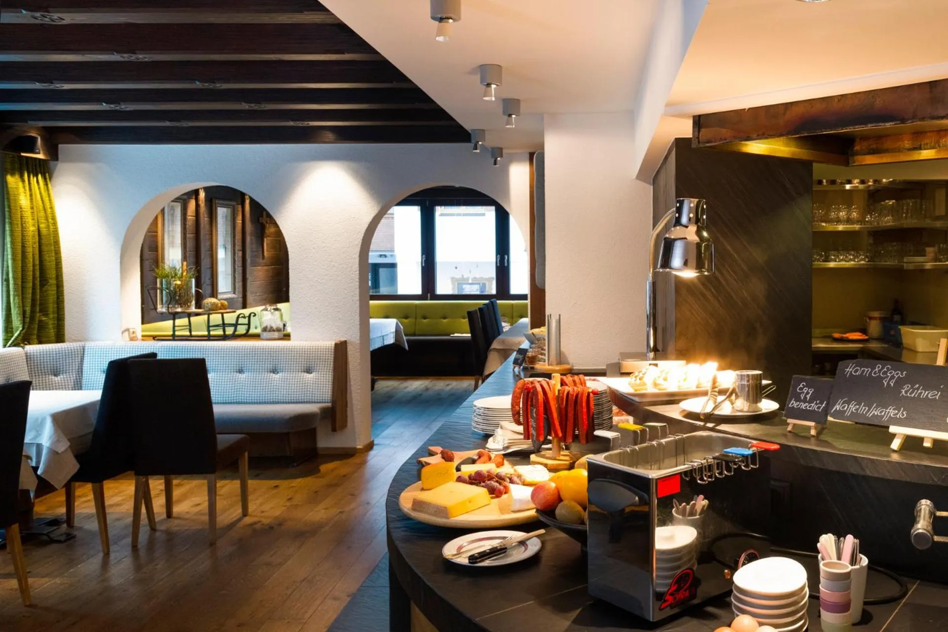 Restaurant/places to eat in Hotel Sandhof