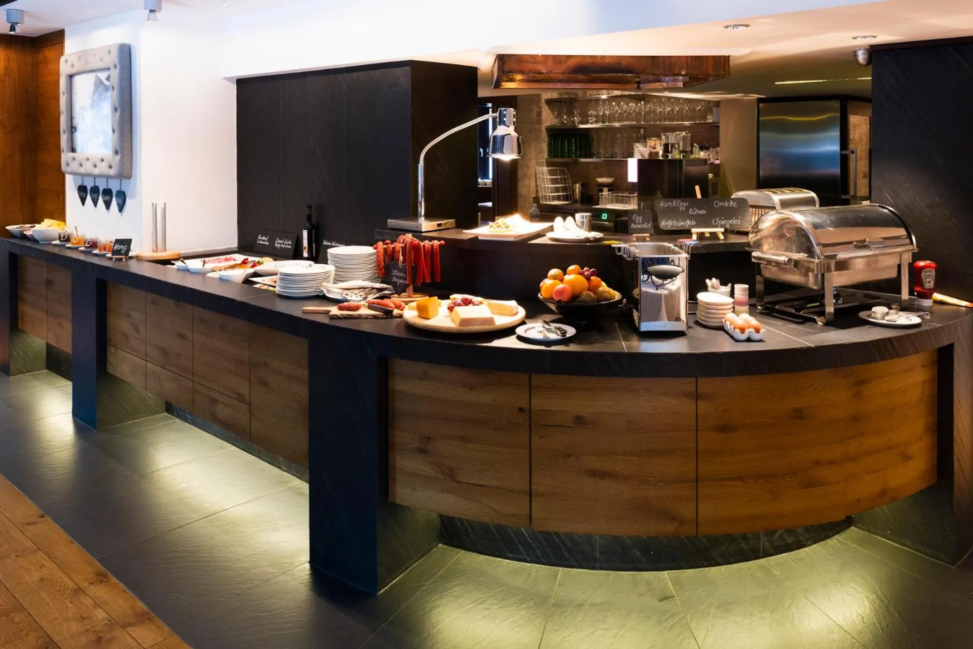 Restaurant/places to eat in Hotel Sandhof