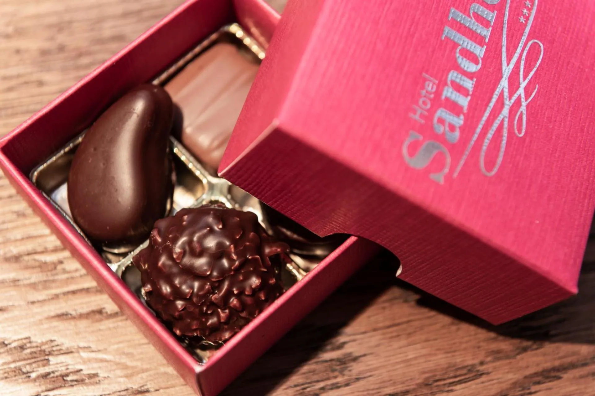 Logo/Certificate/Sign in Hotel Sandhof