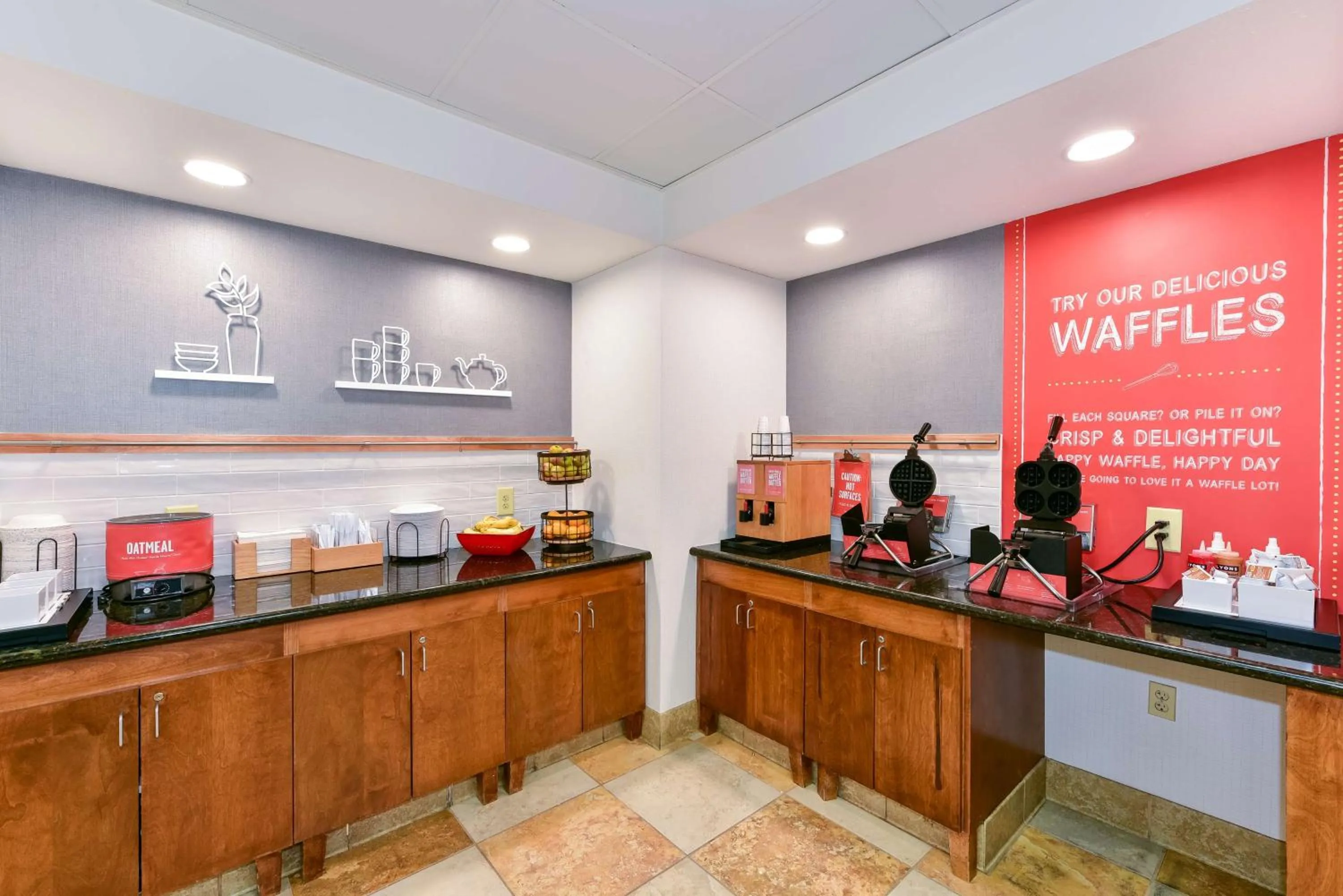 Breakfast in Hampton Inn & Suites Pittsburg