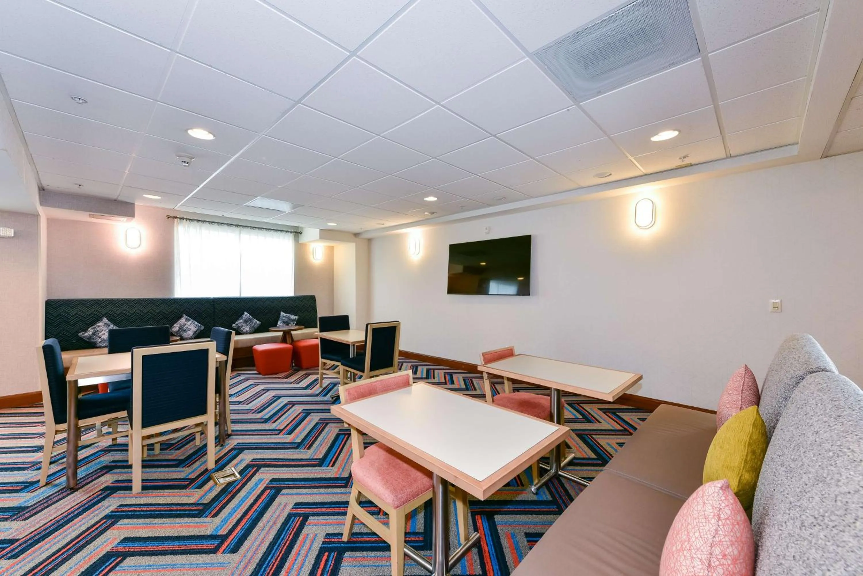 Lobby or reception in Hampton Inn & Suites Pittsburg