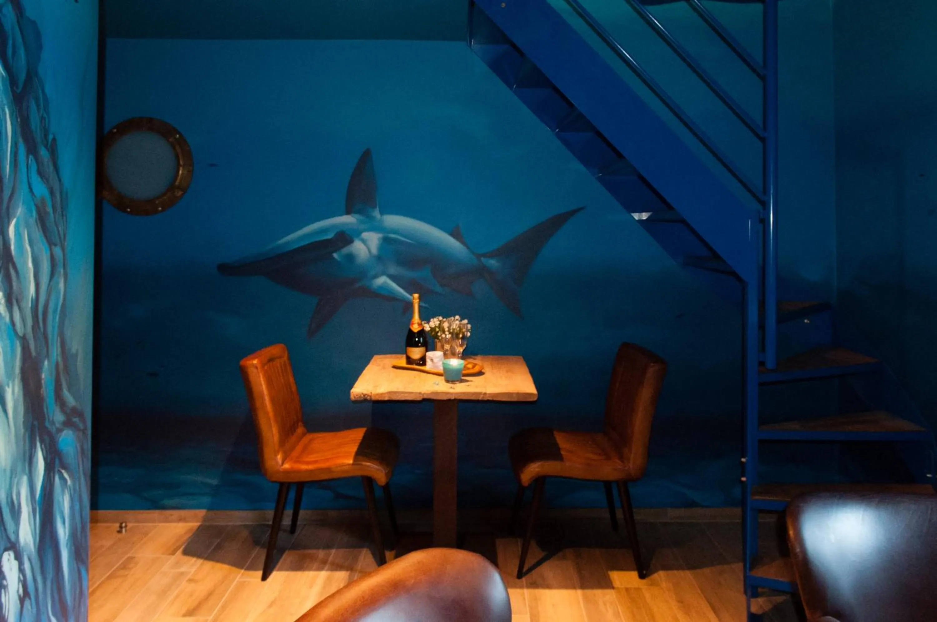 Dining area in River Lodge Hotel Insolite