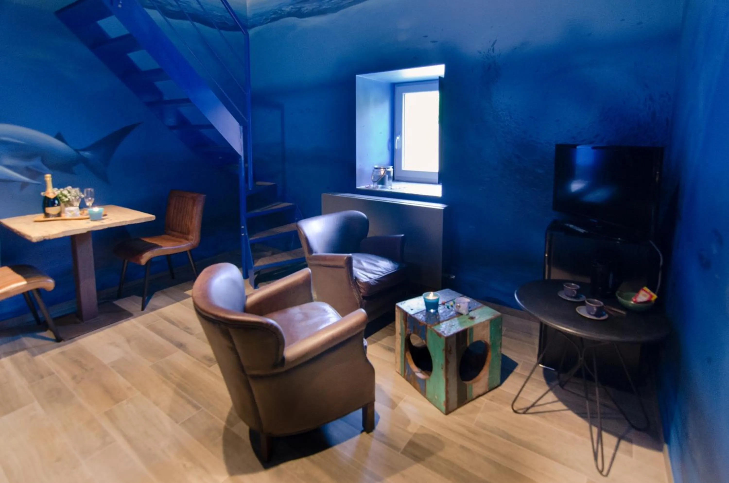 Seating area in River Lodge Hotel Insolite