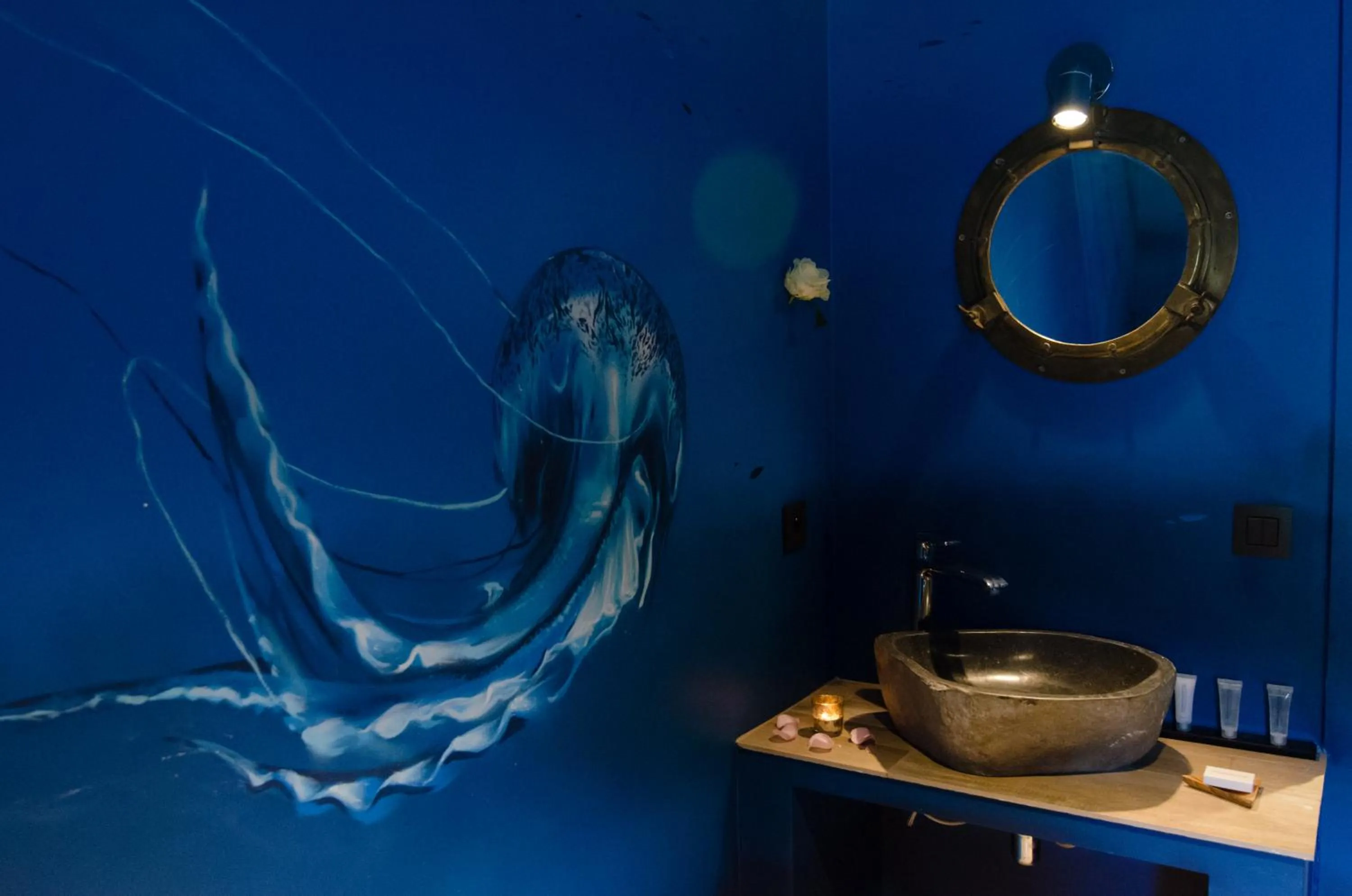 Bathroom in River Lodge Hotel Insolite