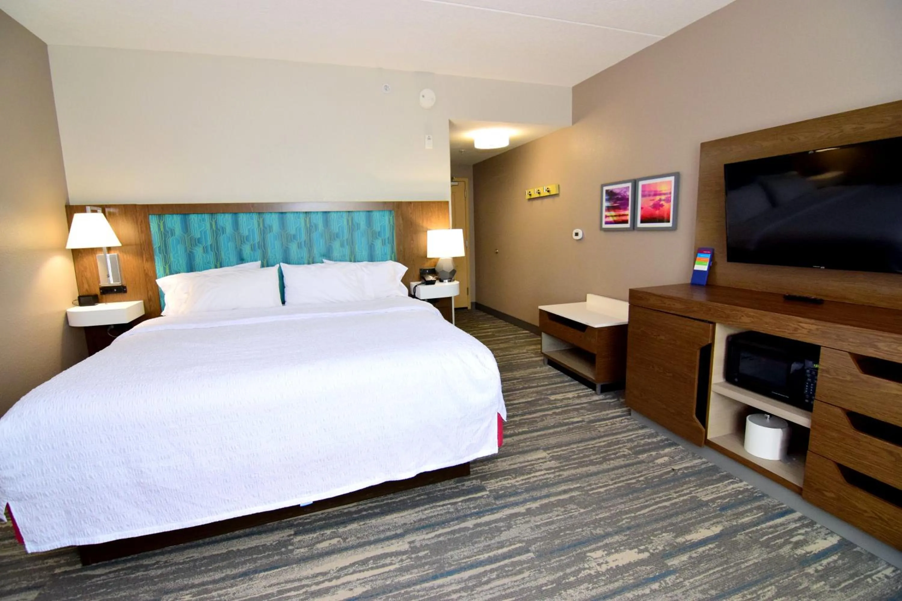 Bedroom, Bed in Hampton Inn Leesburg Tavares