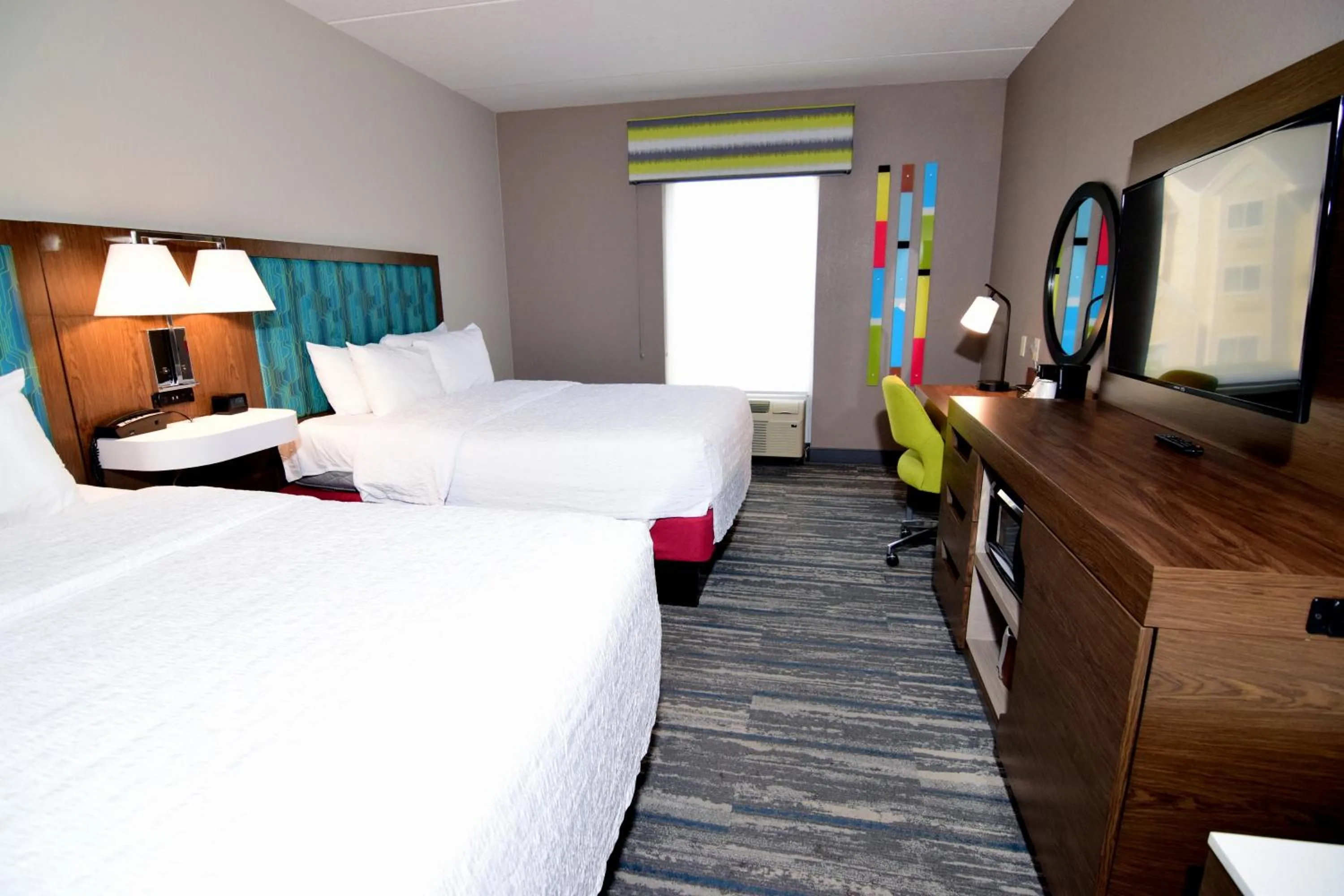 Photo of the whole room, Bed in Hampton Inn Leesburg Tavares