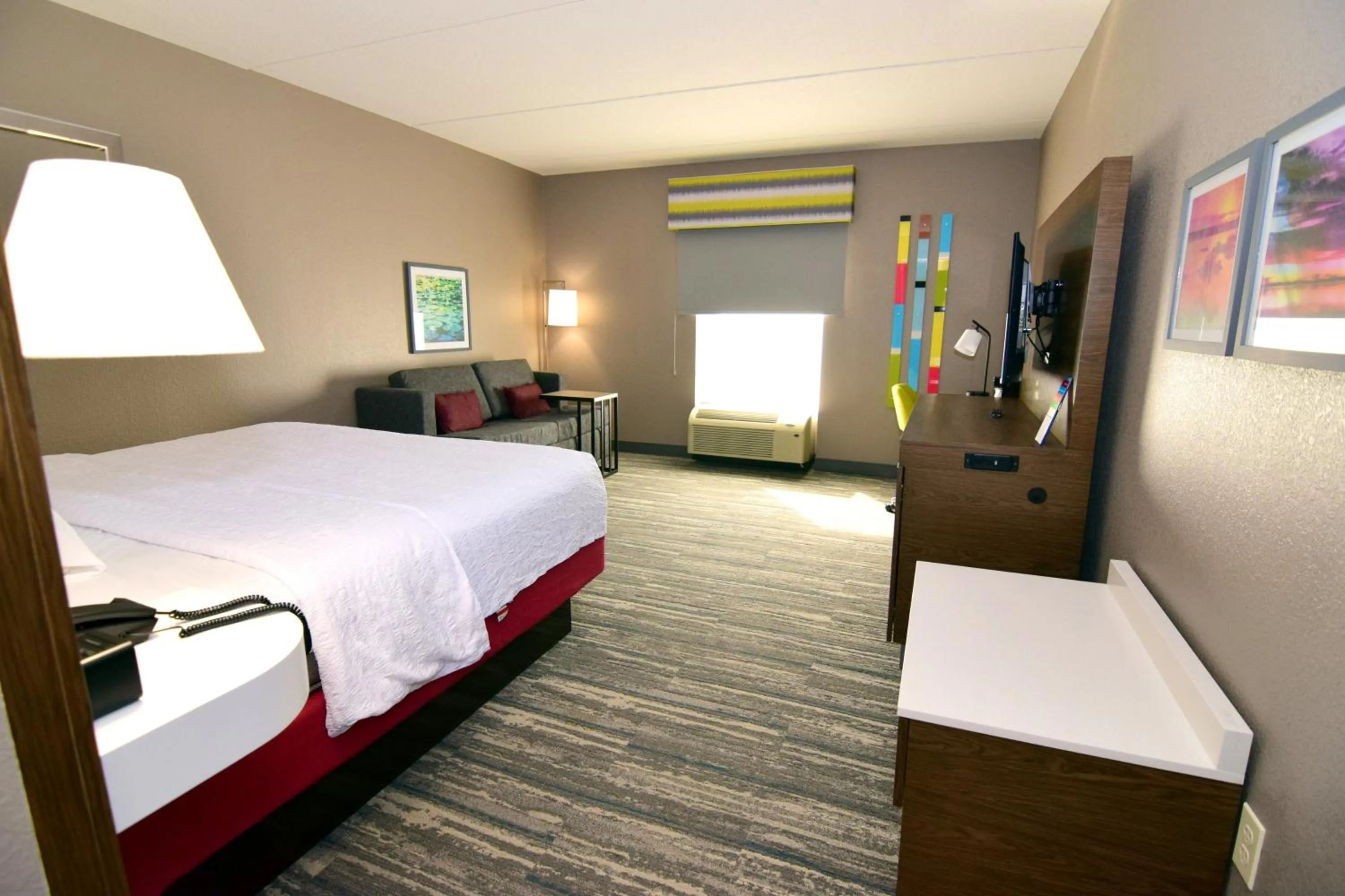 Photo of the whole room, Bed in Hampton Inn Leesburg Tavares