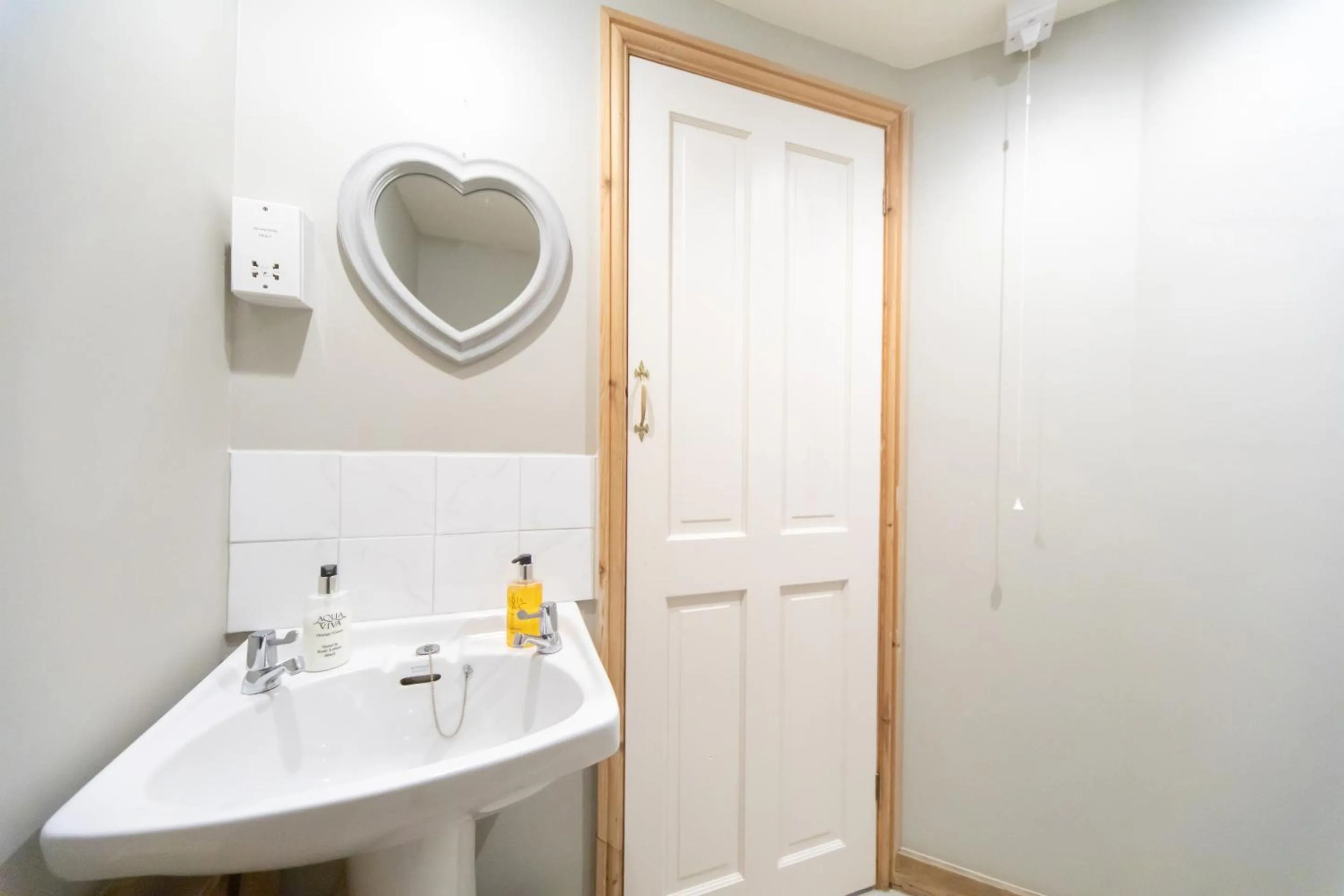 Bathroom in The Harnser, Cley