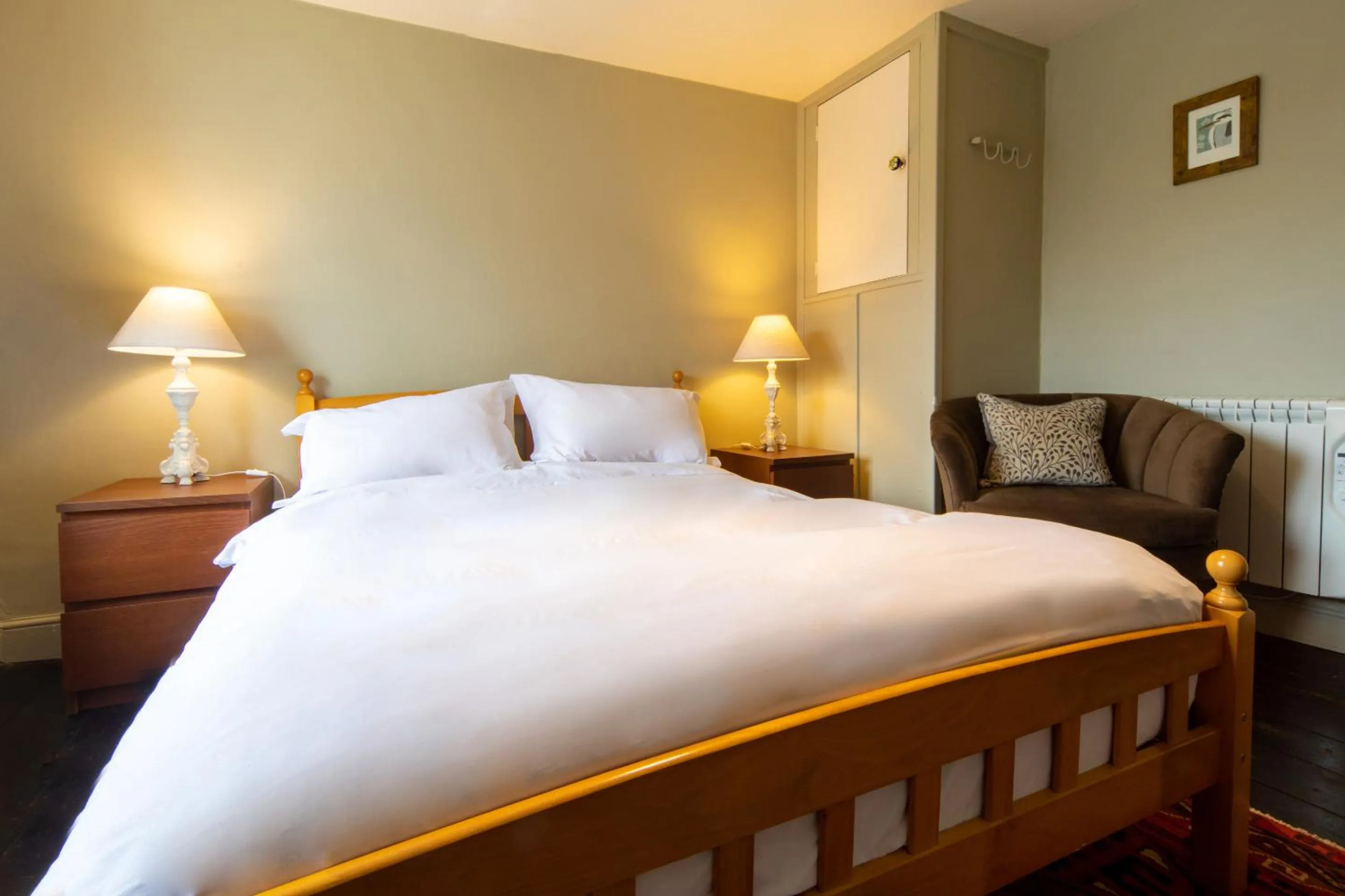 Bedroom, Bed in The Harnser, Cley