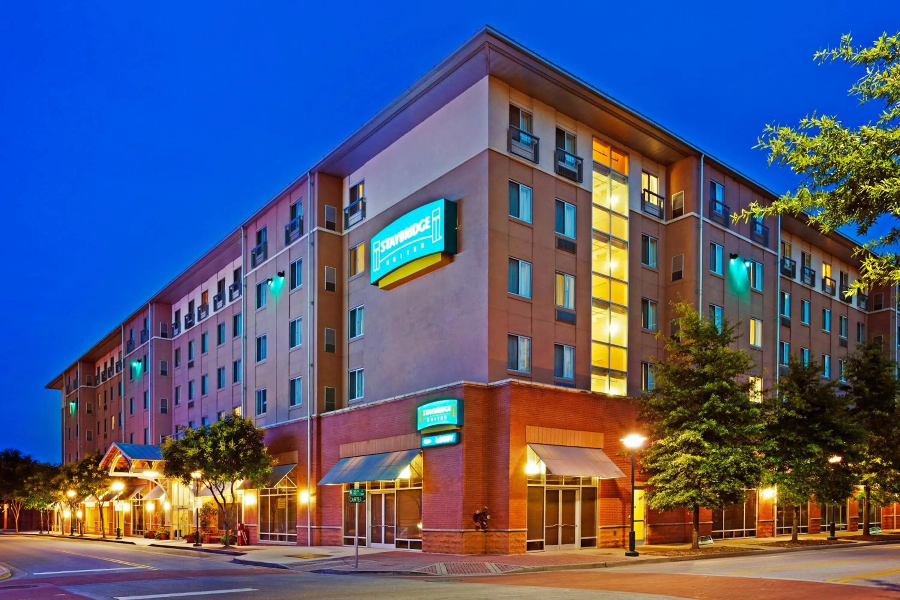 Property building in Staybridge Suites Chattanooga Downtown - Convention Center by IHG