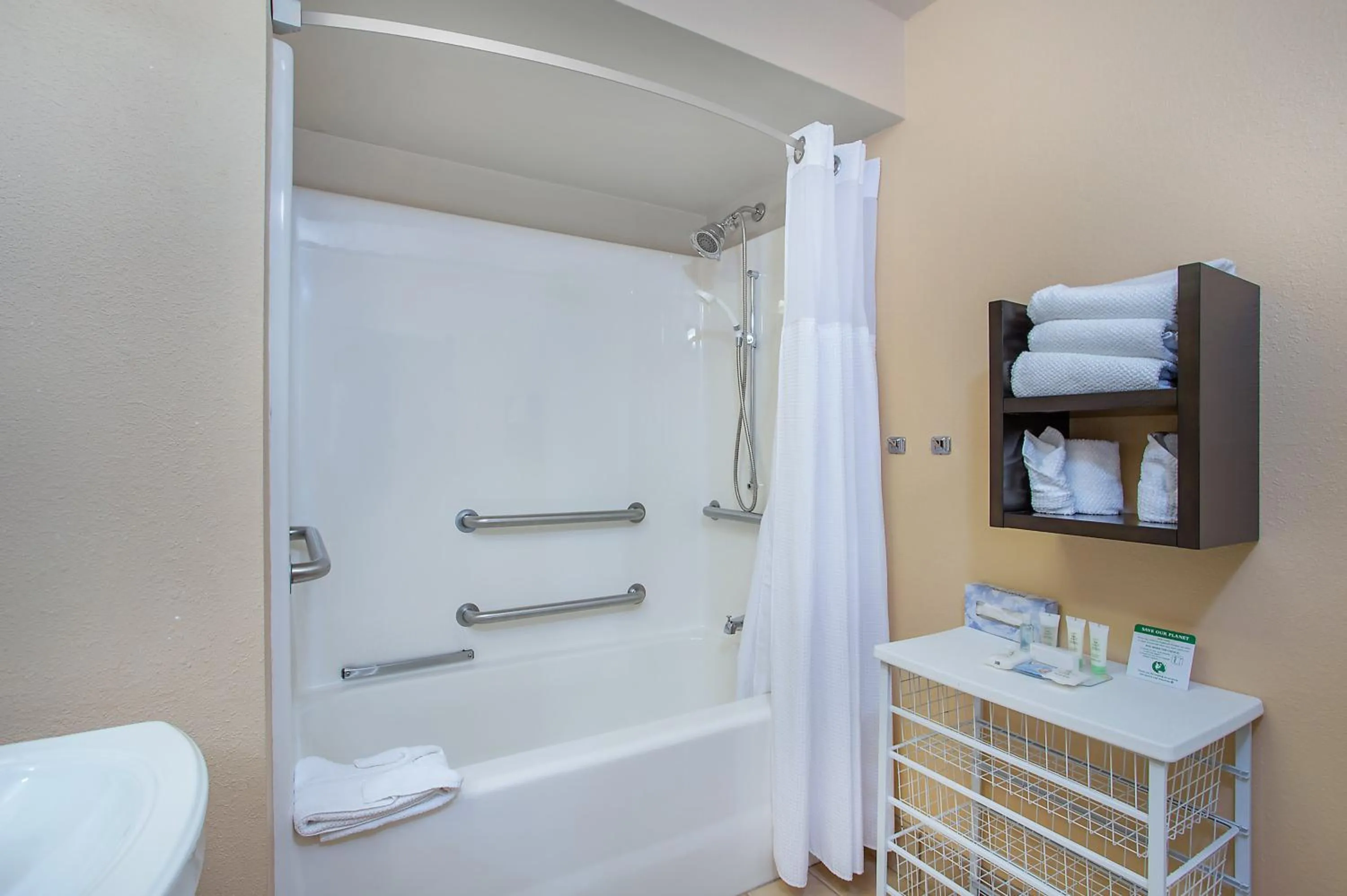 Photo of the whole room in Staybridge Suites Chattanooga Downtown - Convention Center by IHG