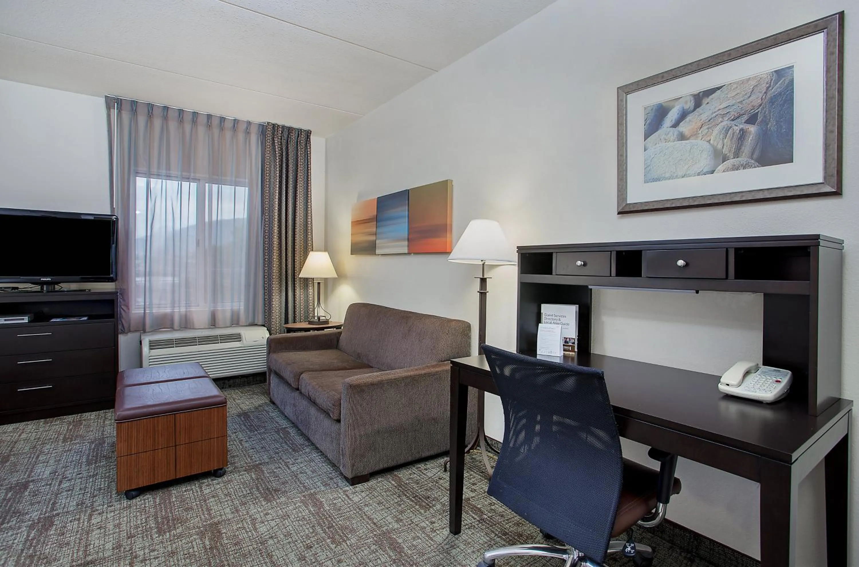 Photo of the whole room in Staybridge Suites Chattanooga Downtown - Convention Center by IHG