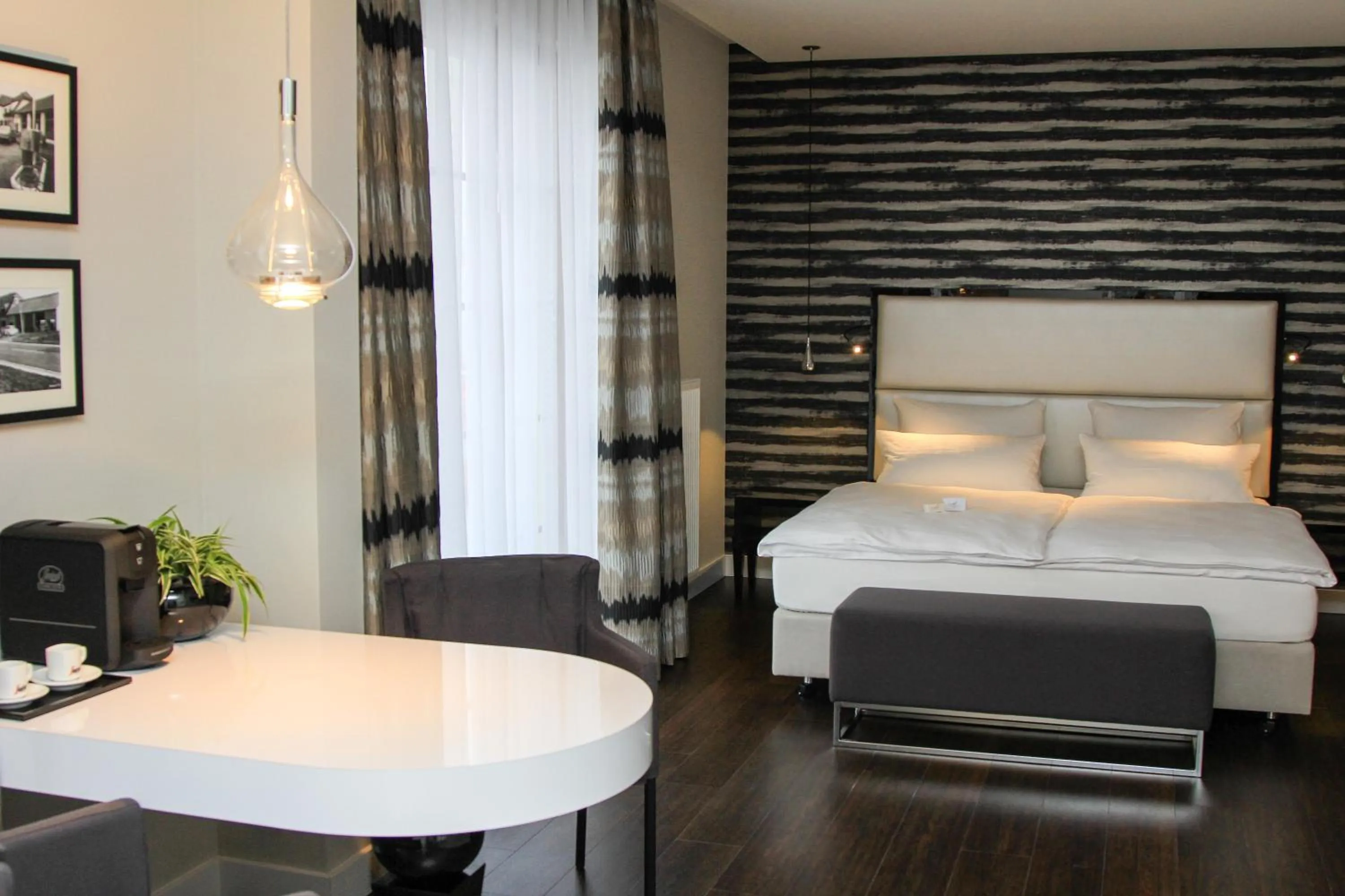 Bedroom, Bed in Hotel Wemperhardt