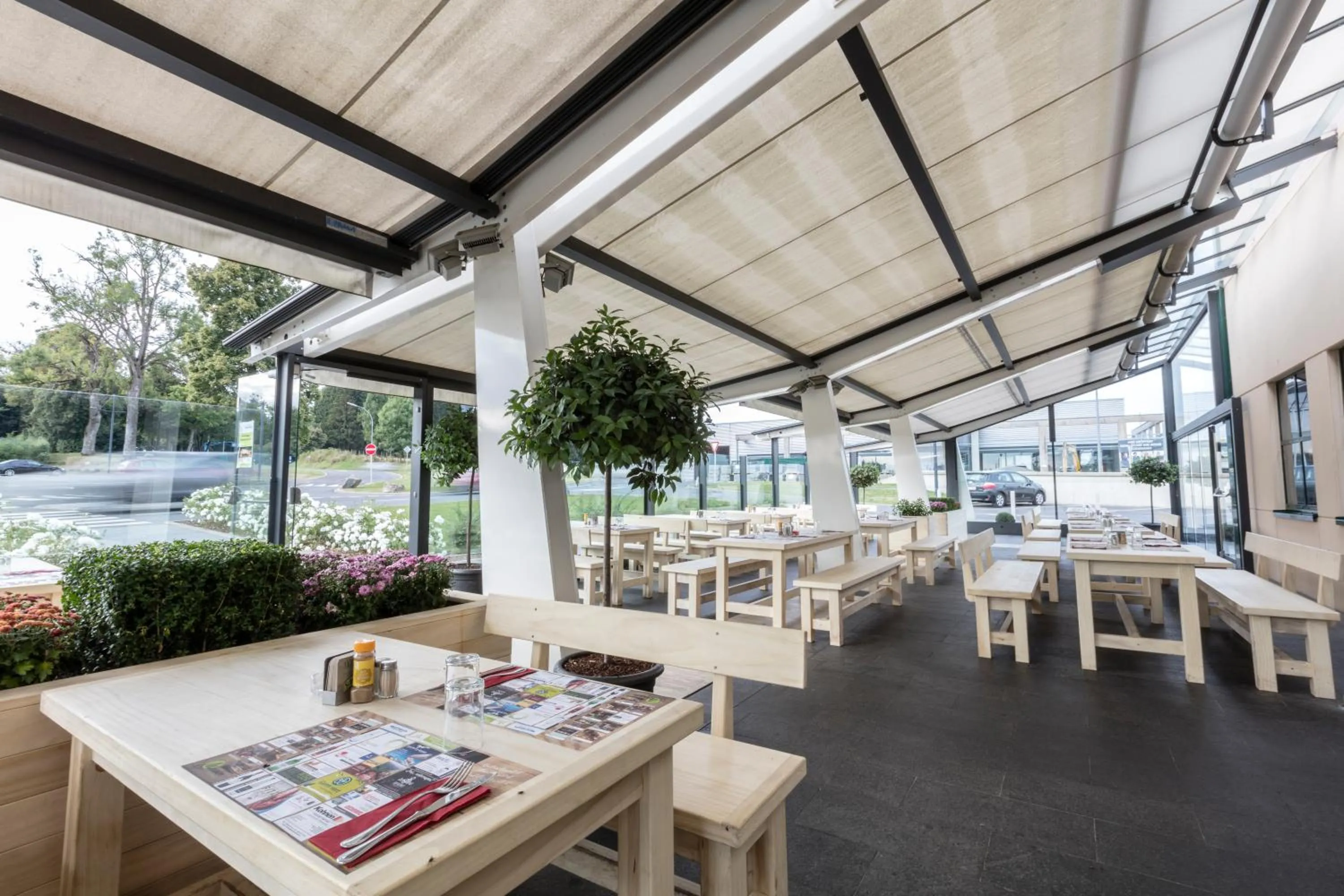 Restaurant/places to eat in Hotel Wemperhardt