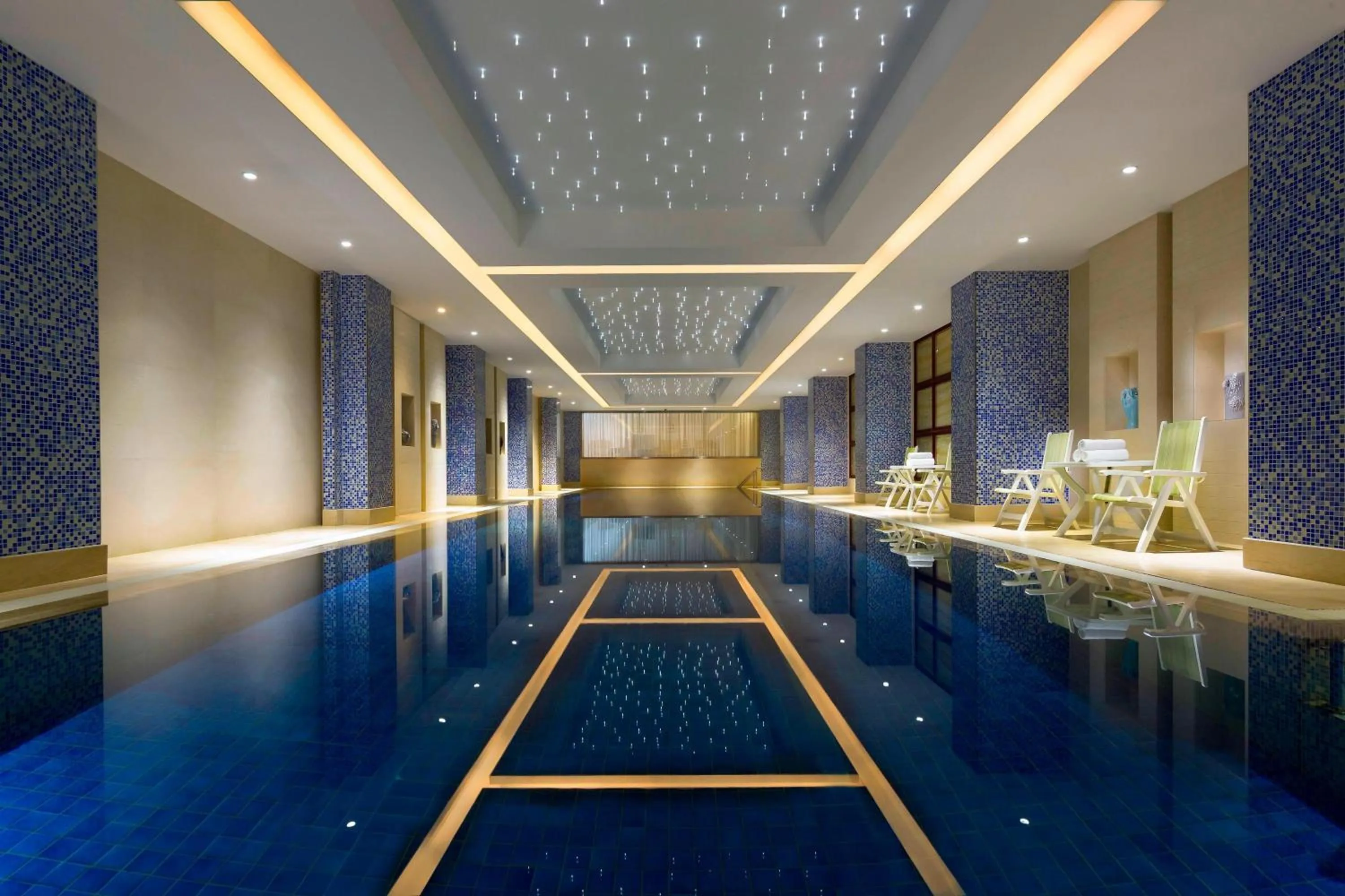 Swimming pool in Courtyard by Marriott Shanghai Fengxian