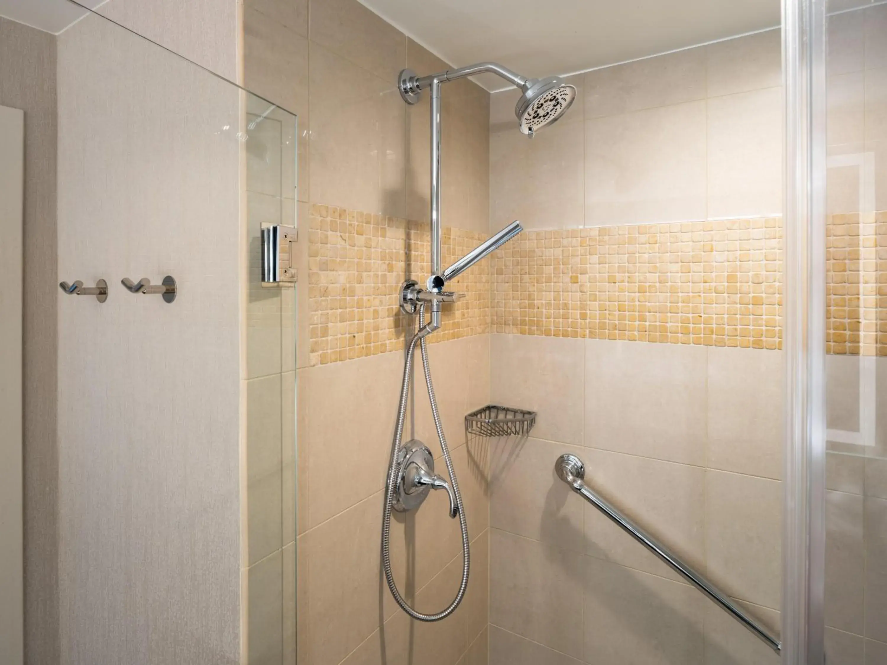 King Room with Roll-In Shower - Mobility Access in Signia by Hilton Orlando - An Official Walt Disney World Hotel King Room with Roll-In Shower - Mobility Access in Signia by Hilton Orlando - An Official Walt Disney World Hotel