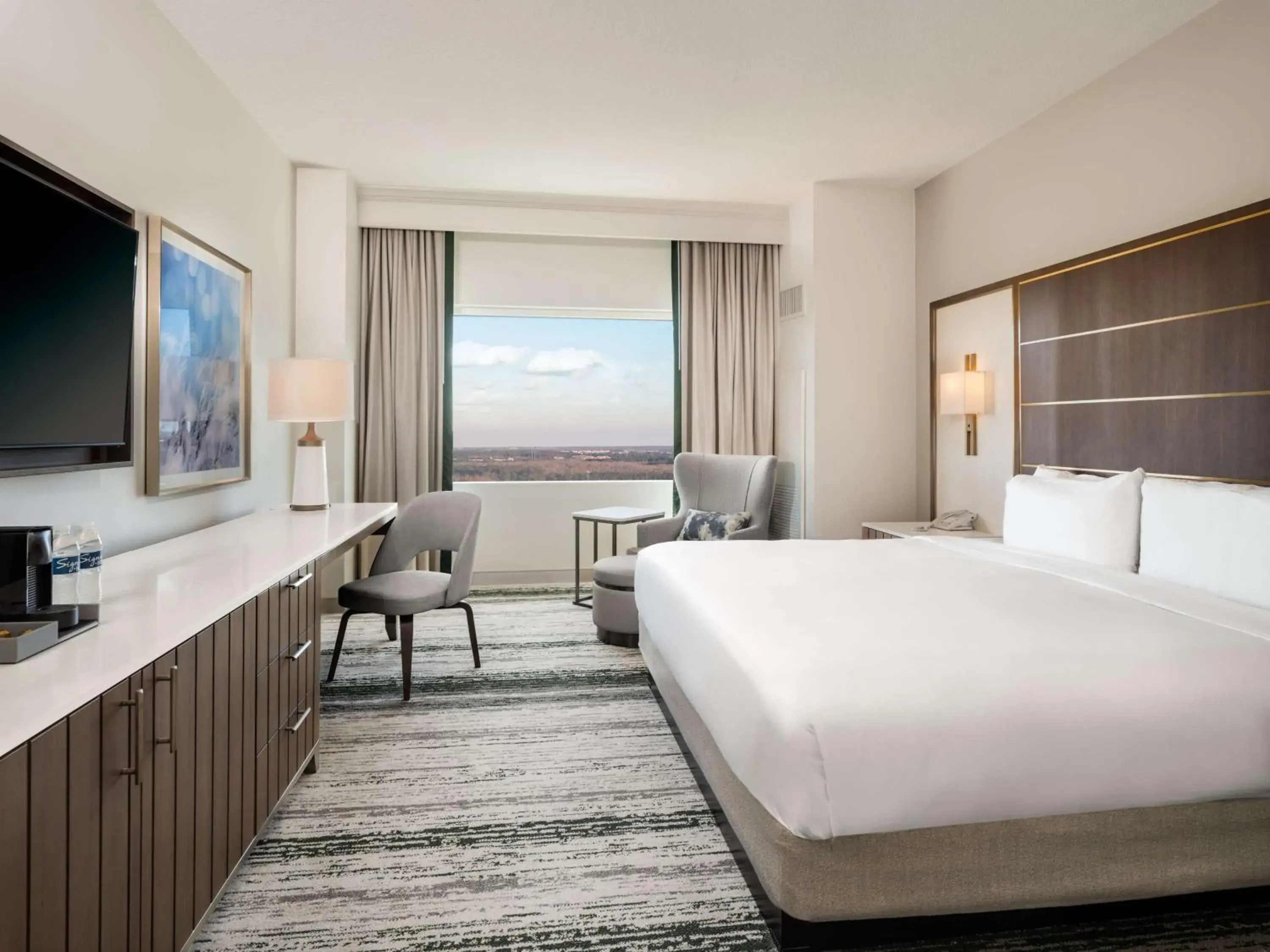 King Room in Signia by Hilton Orlando - An Official Walt Disney World Hotel King Room in Signia by Hilton Orlando - An Official Walt Disney World Hotel